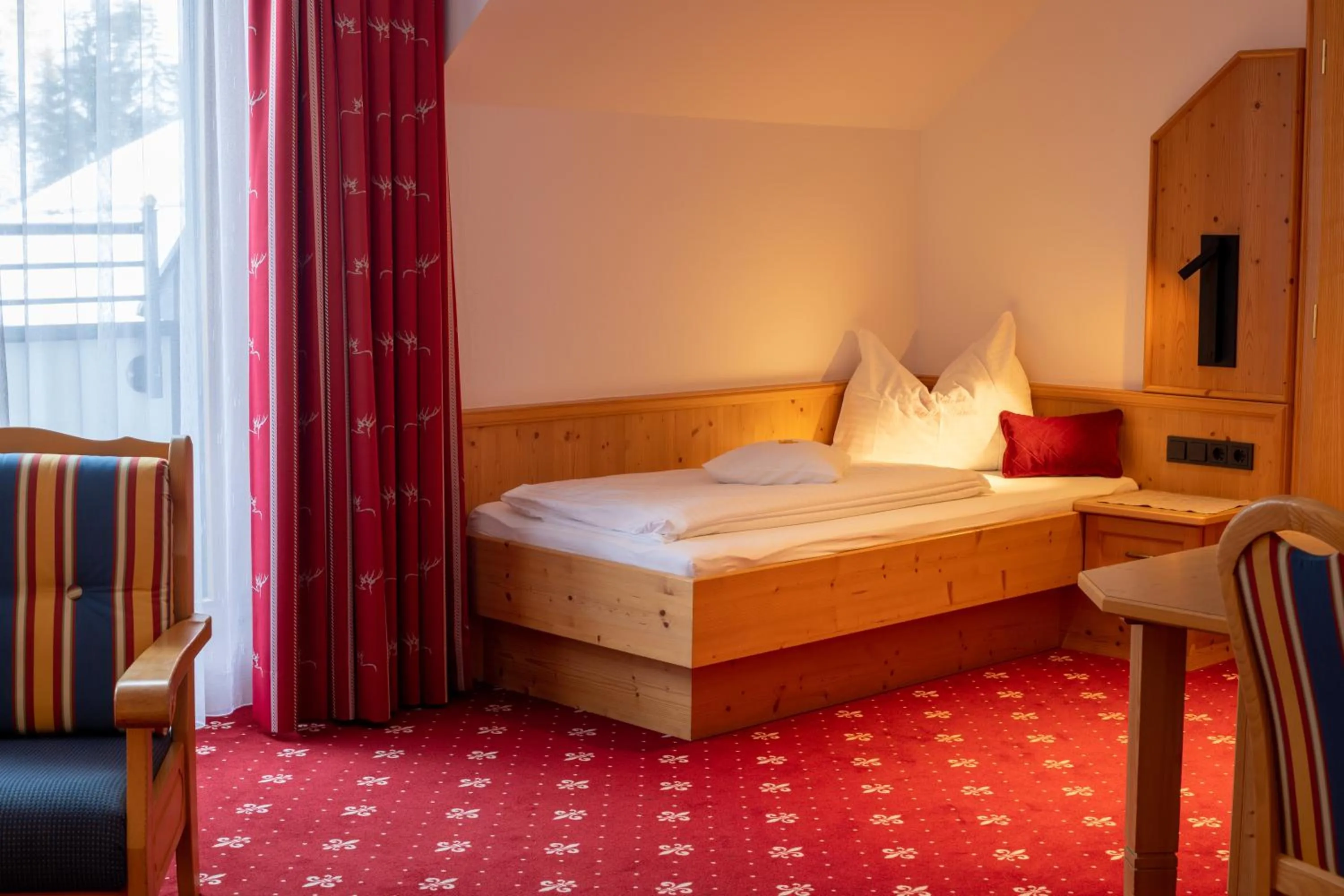 Photo of the whole room, Bed in Hotel Garni Monte Bianco