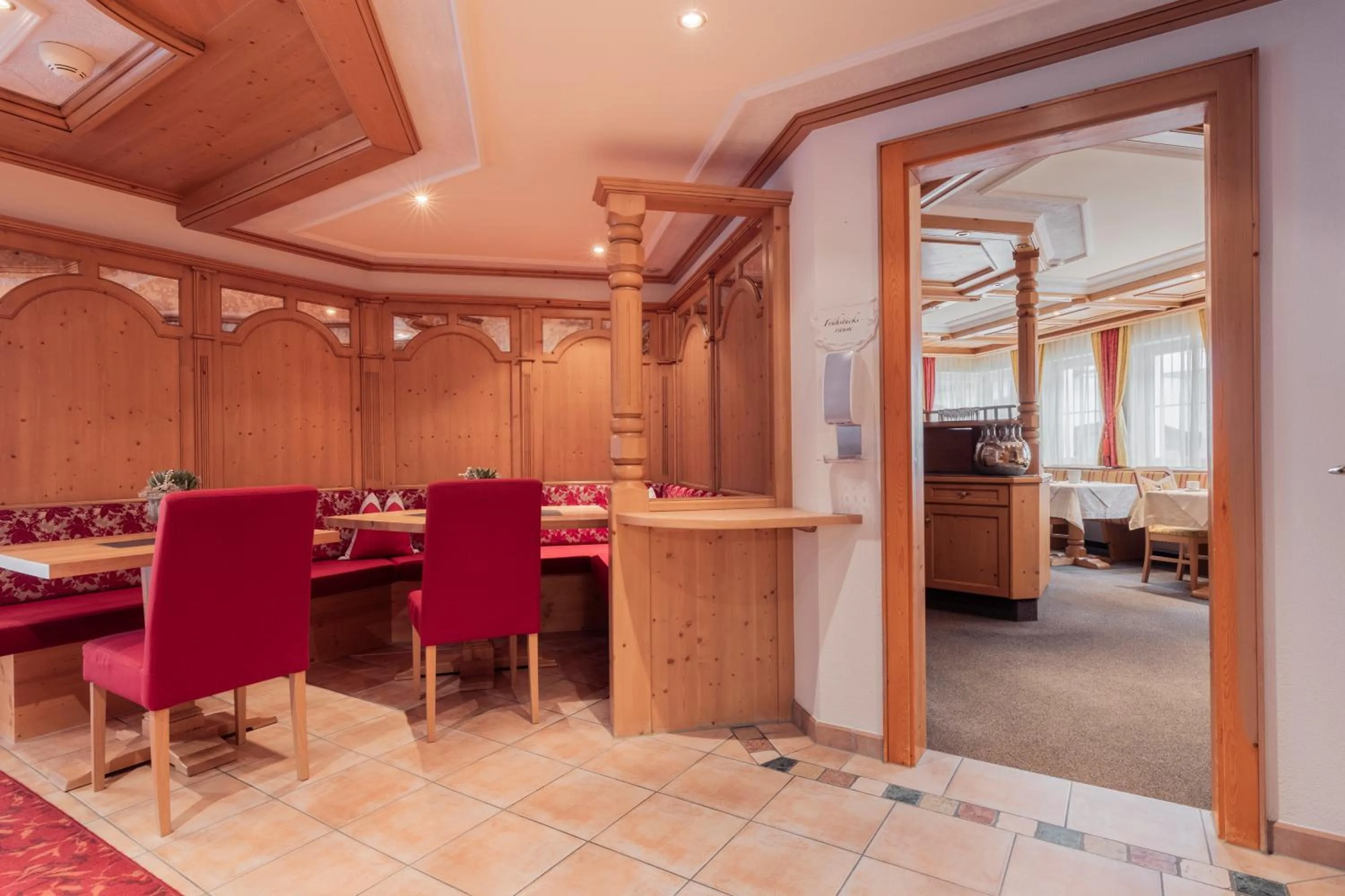 SCHMID Rooms & Apartments