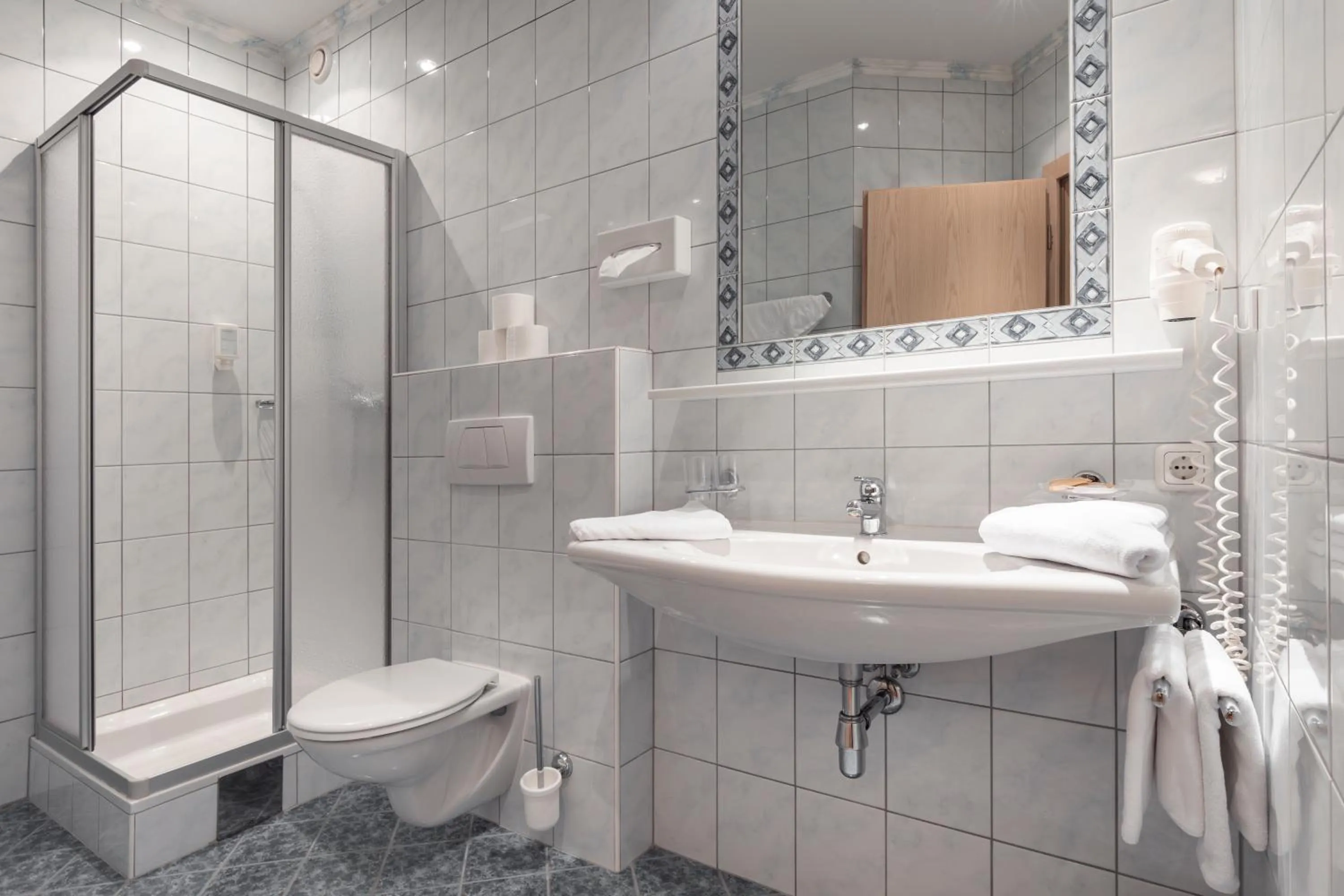 SCHMID Rooms & Apartments