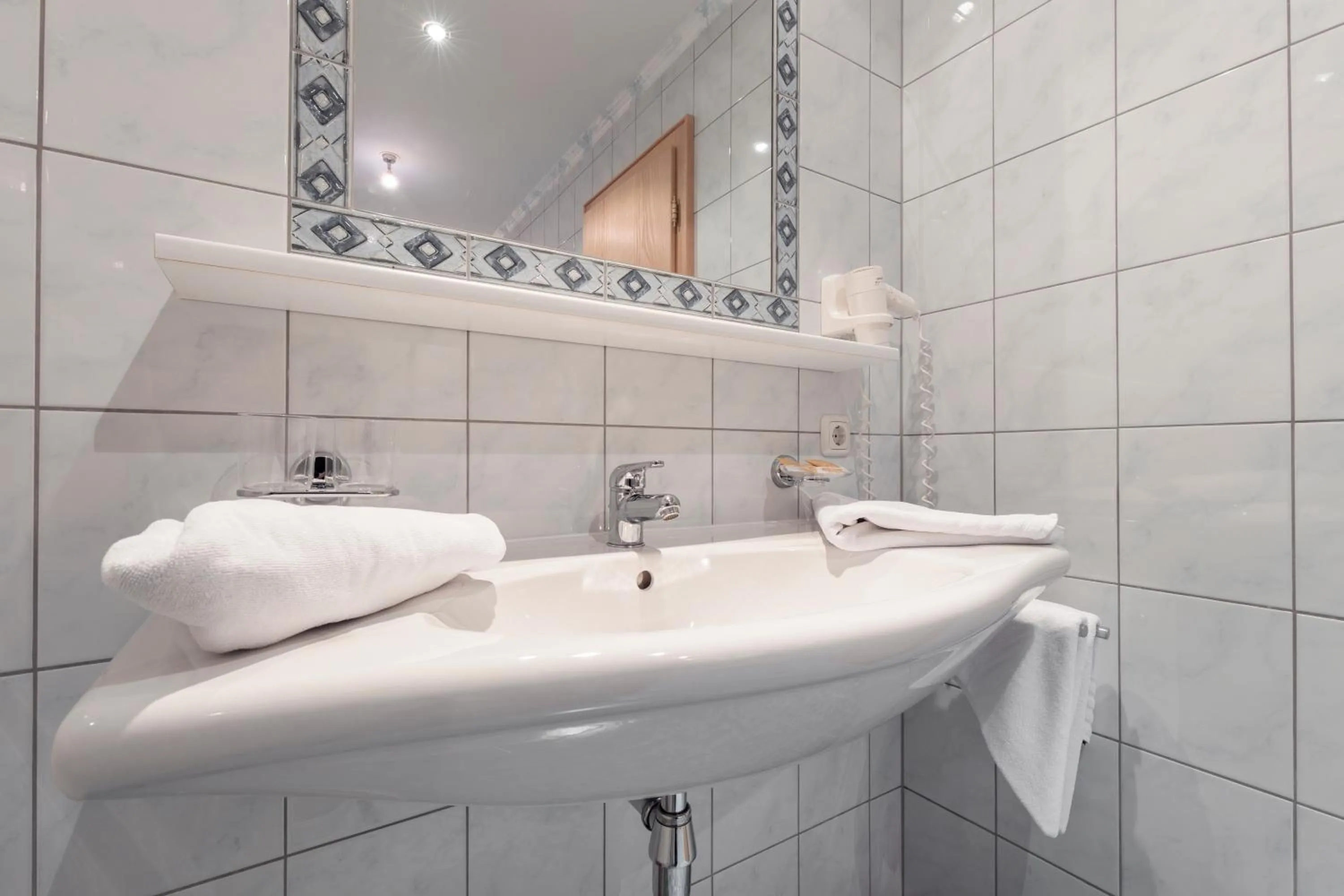 SCHMID Rooms & Apartments