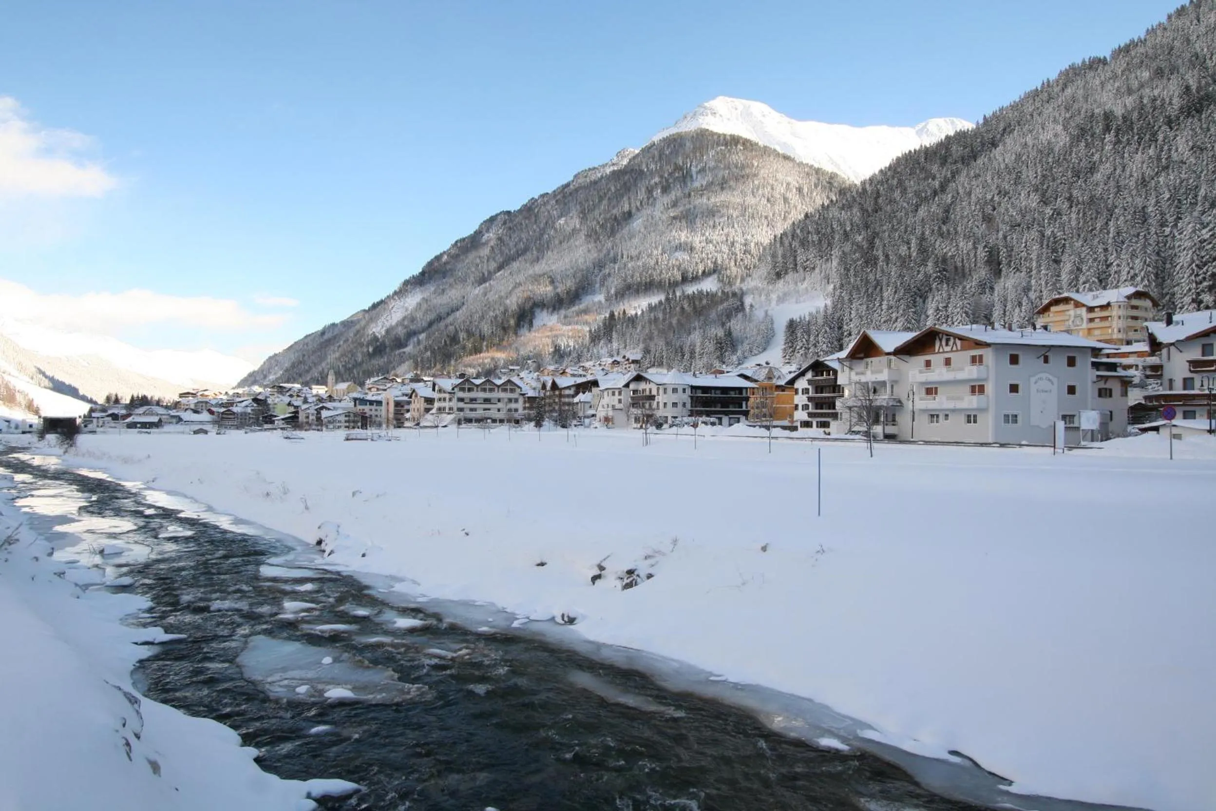 Facade/entrance in SCHMID Rooms & Apartments