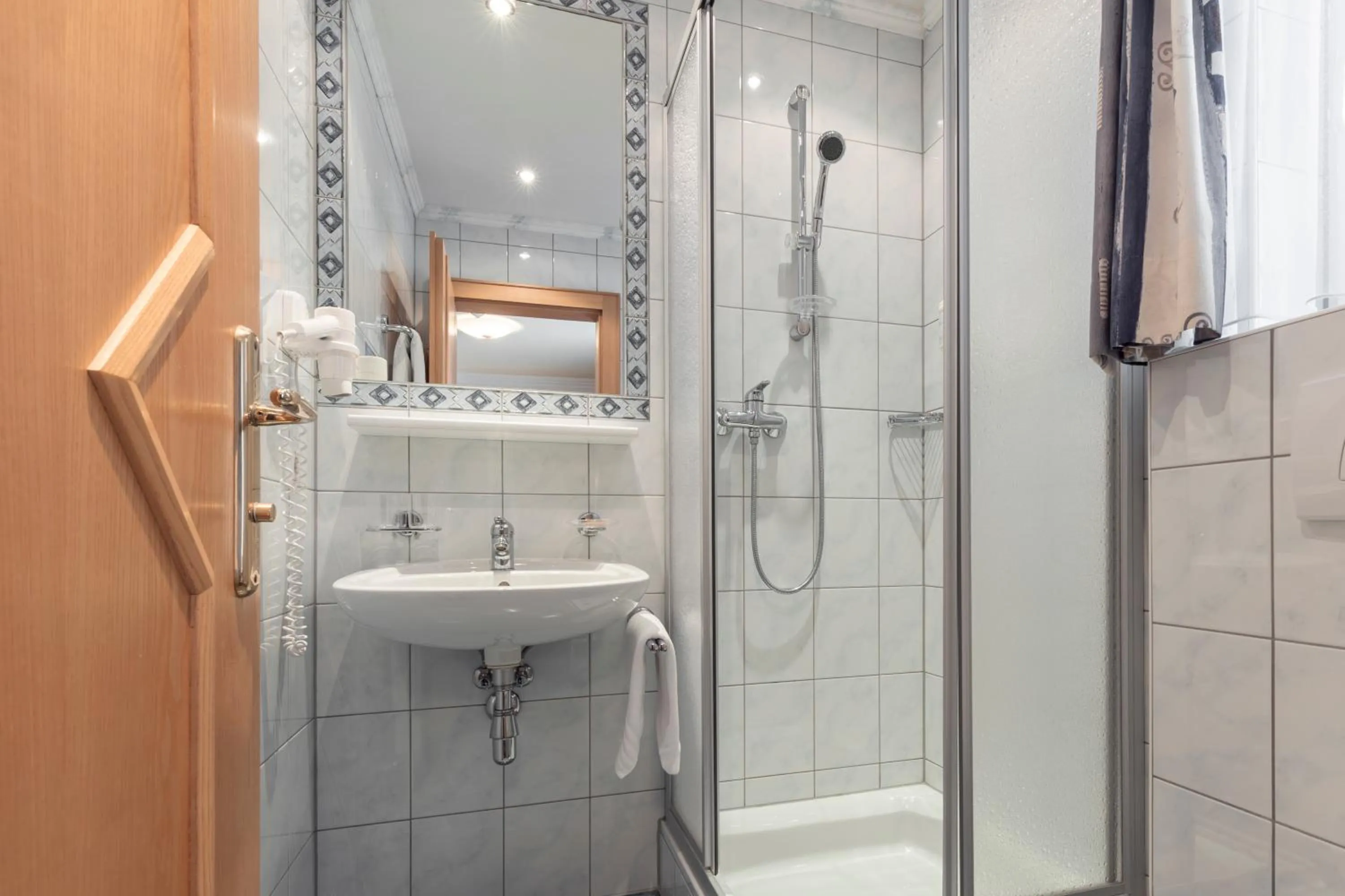 SCHMID Rooms & Apartments