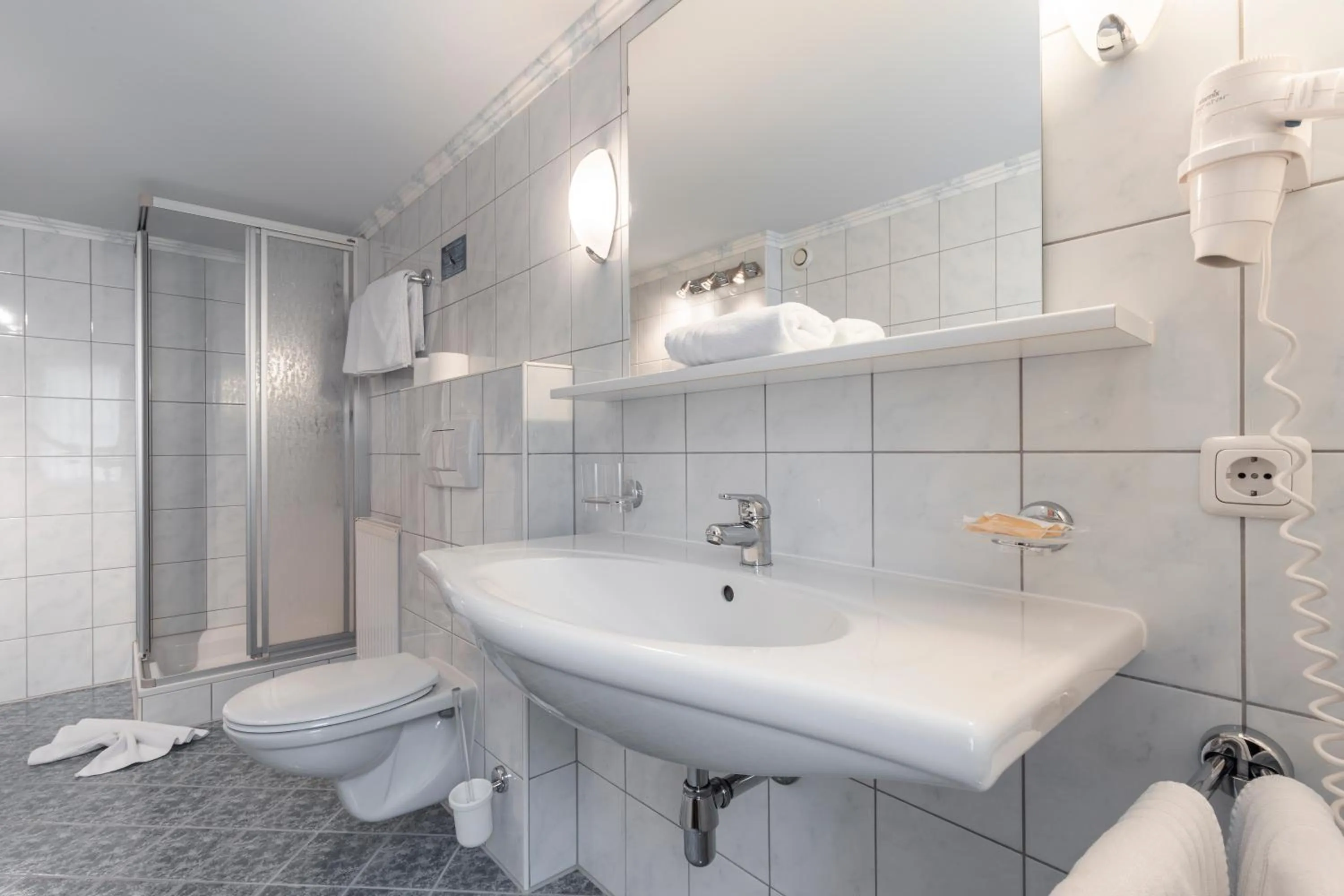 SCHMID Rooms & Apartments