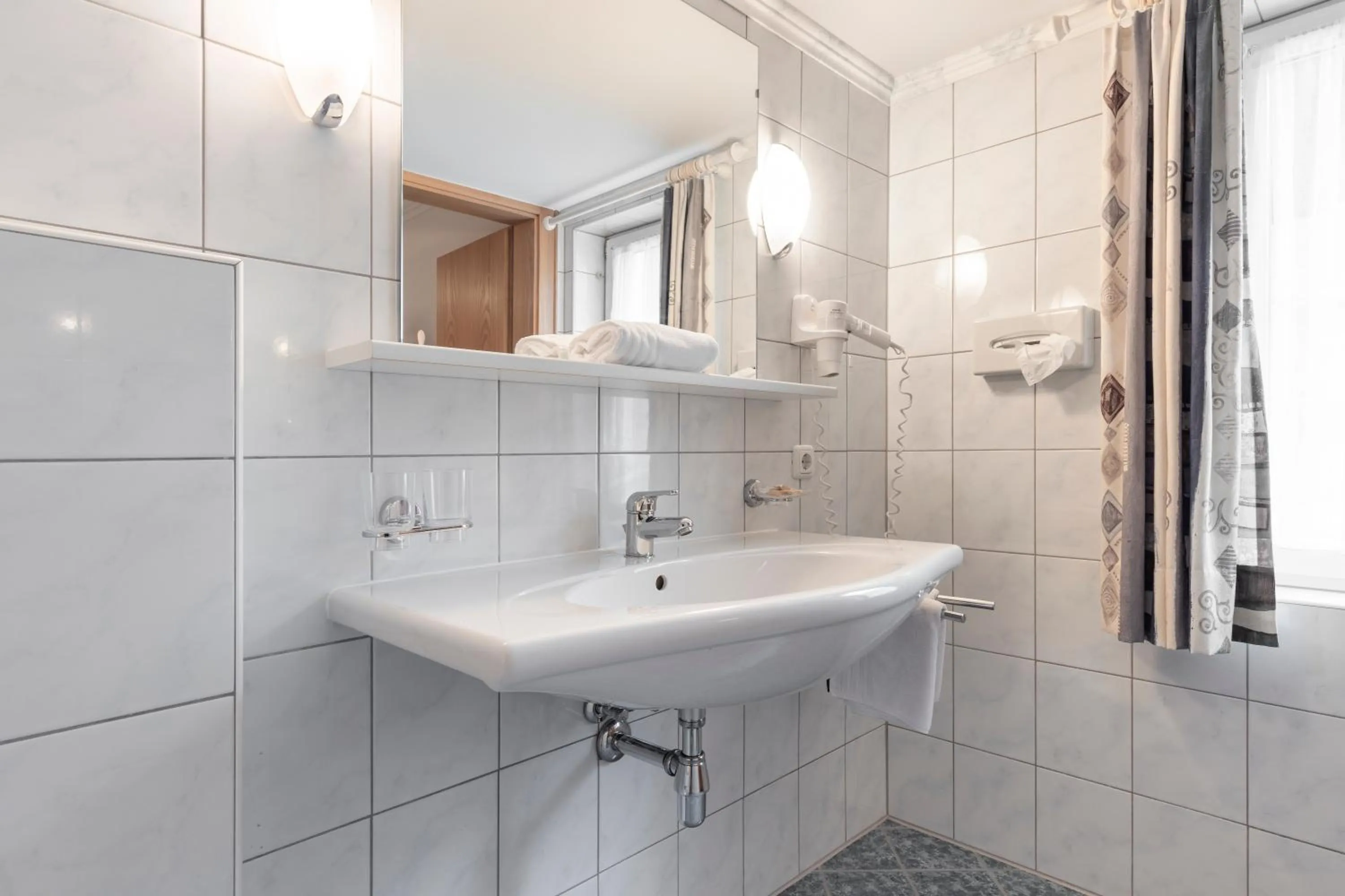 SCHMID Rooms & Apartments