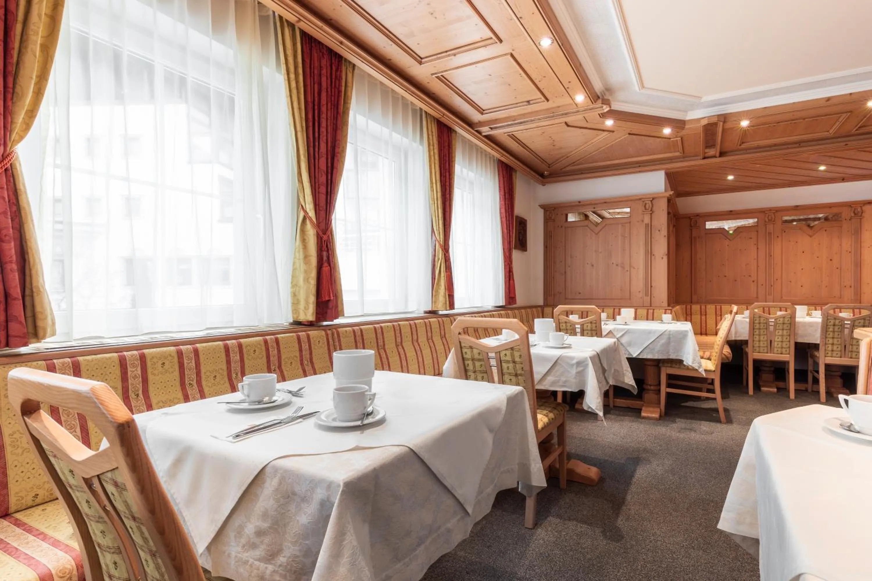 SCHMID Rooms & Apartments