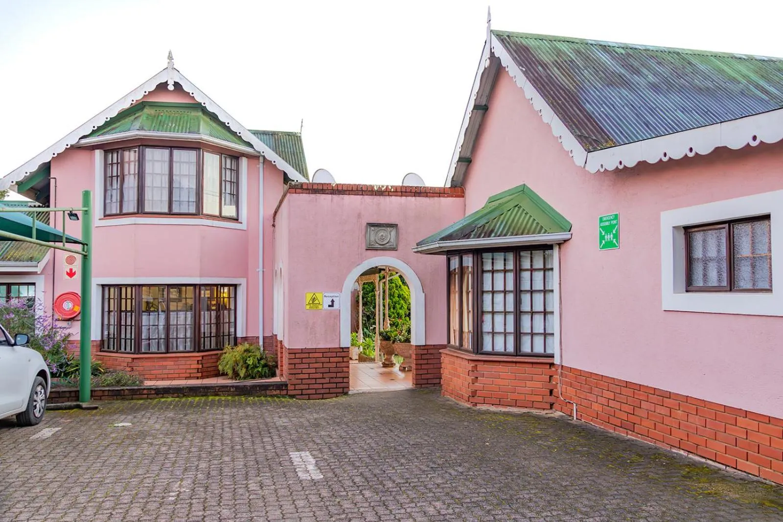 Parking in Westlodge at Graskop B&B