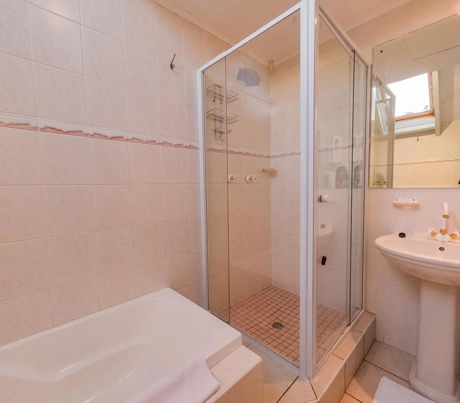 Shower in Westlodge at Graskop B&B