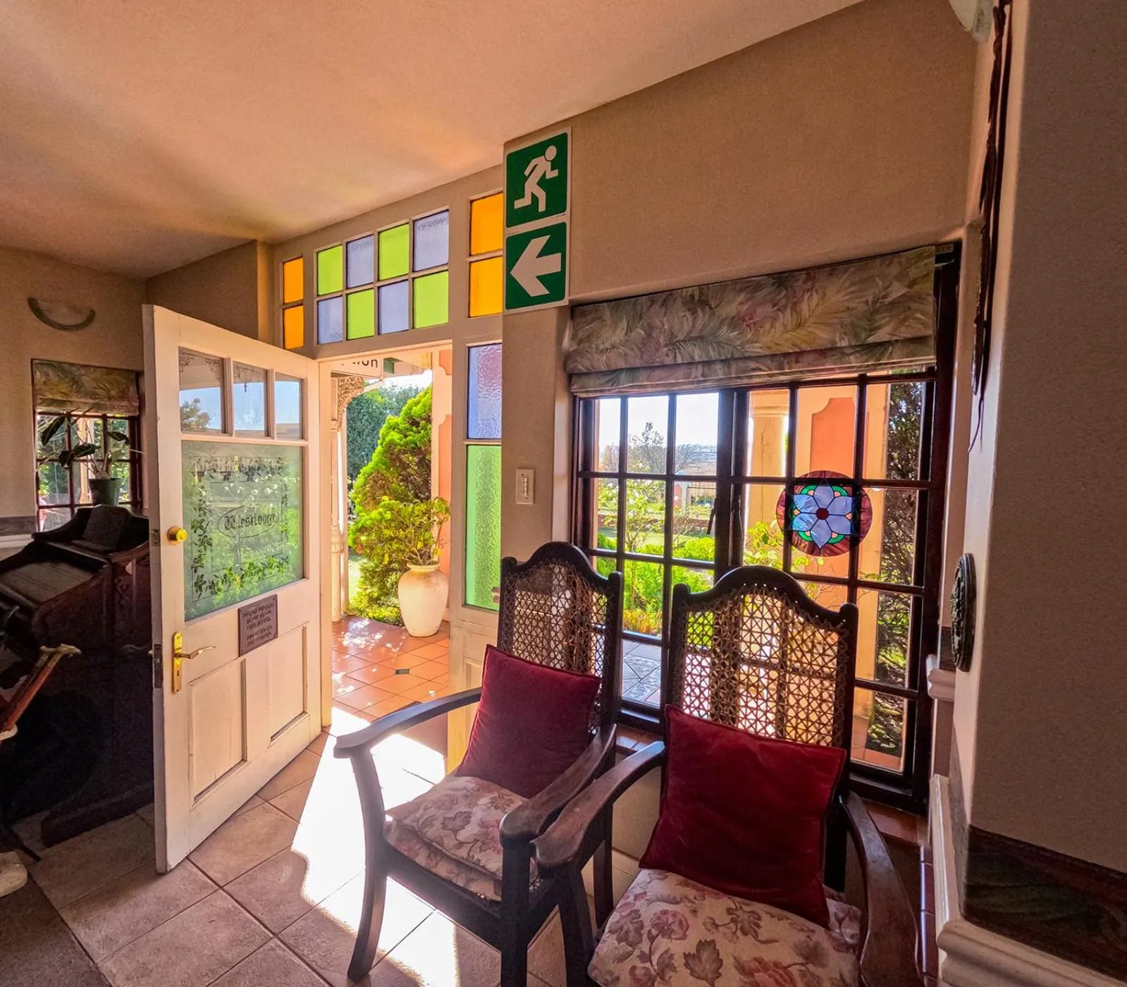Seating area in Westlodge at Graskop B&B