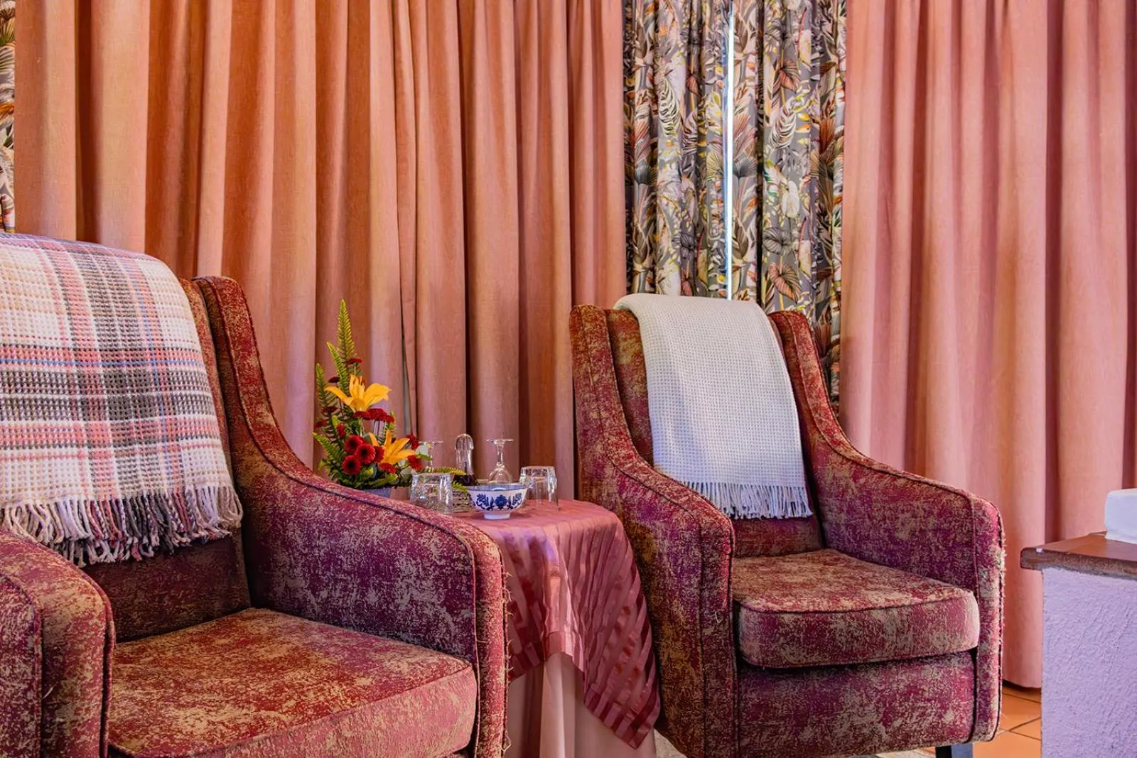 Seating area in Westlodge at Graskop B&B