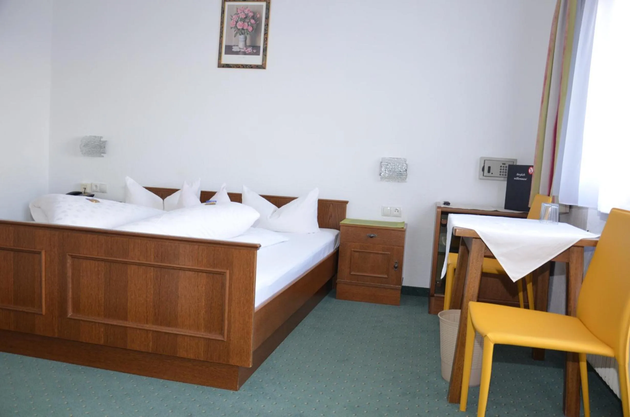 Photo of the whole room, Bed in Hotel Garni Sport Sonneck