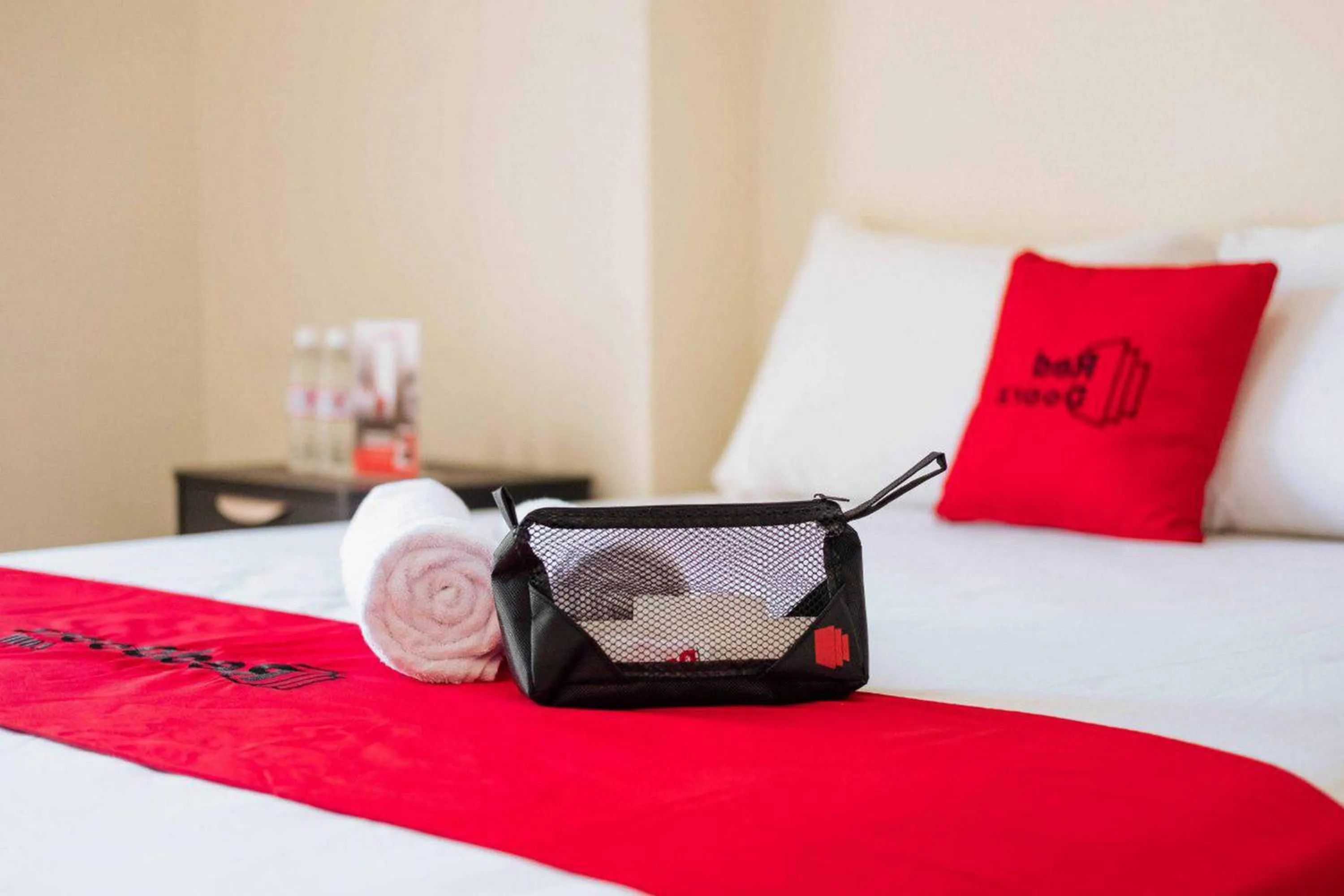 Bed in RedDoorz Plus near Universitas Saburai Lampung