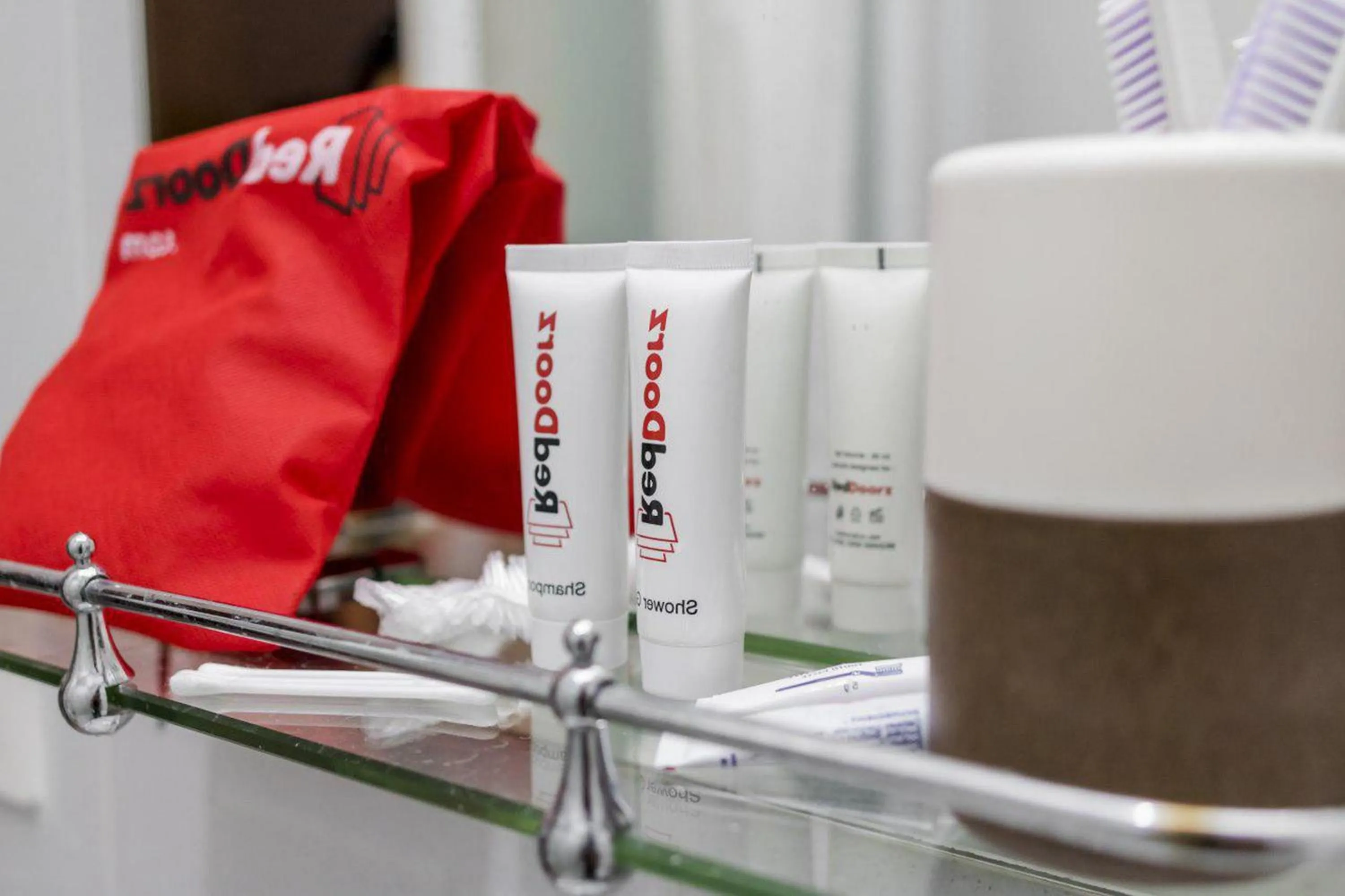 RedDoorz Plus near Universitas Saburai Lampung