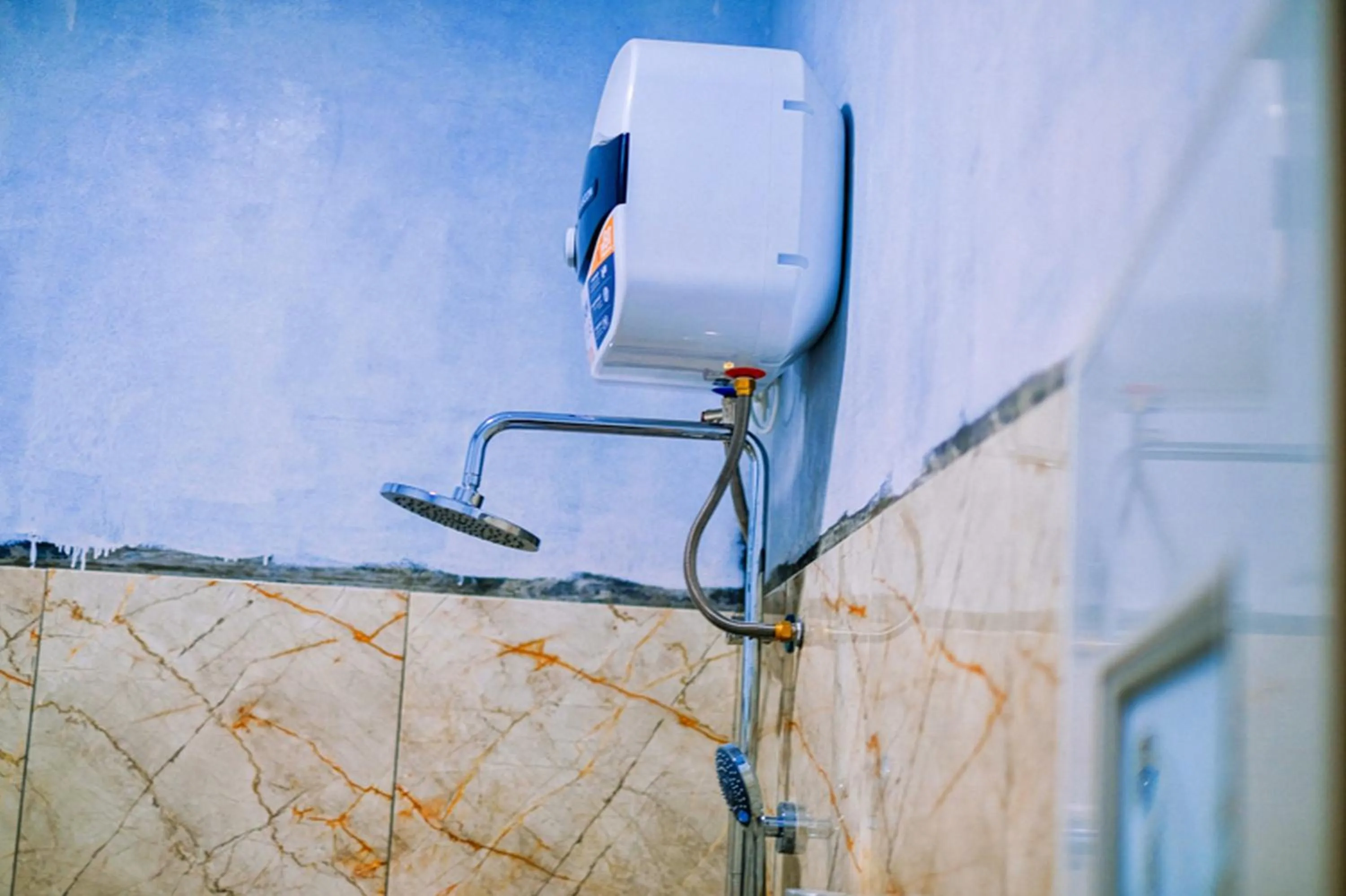 Property building in RedDoorz At Artomoro Guest House