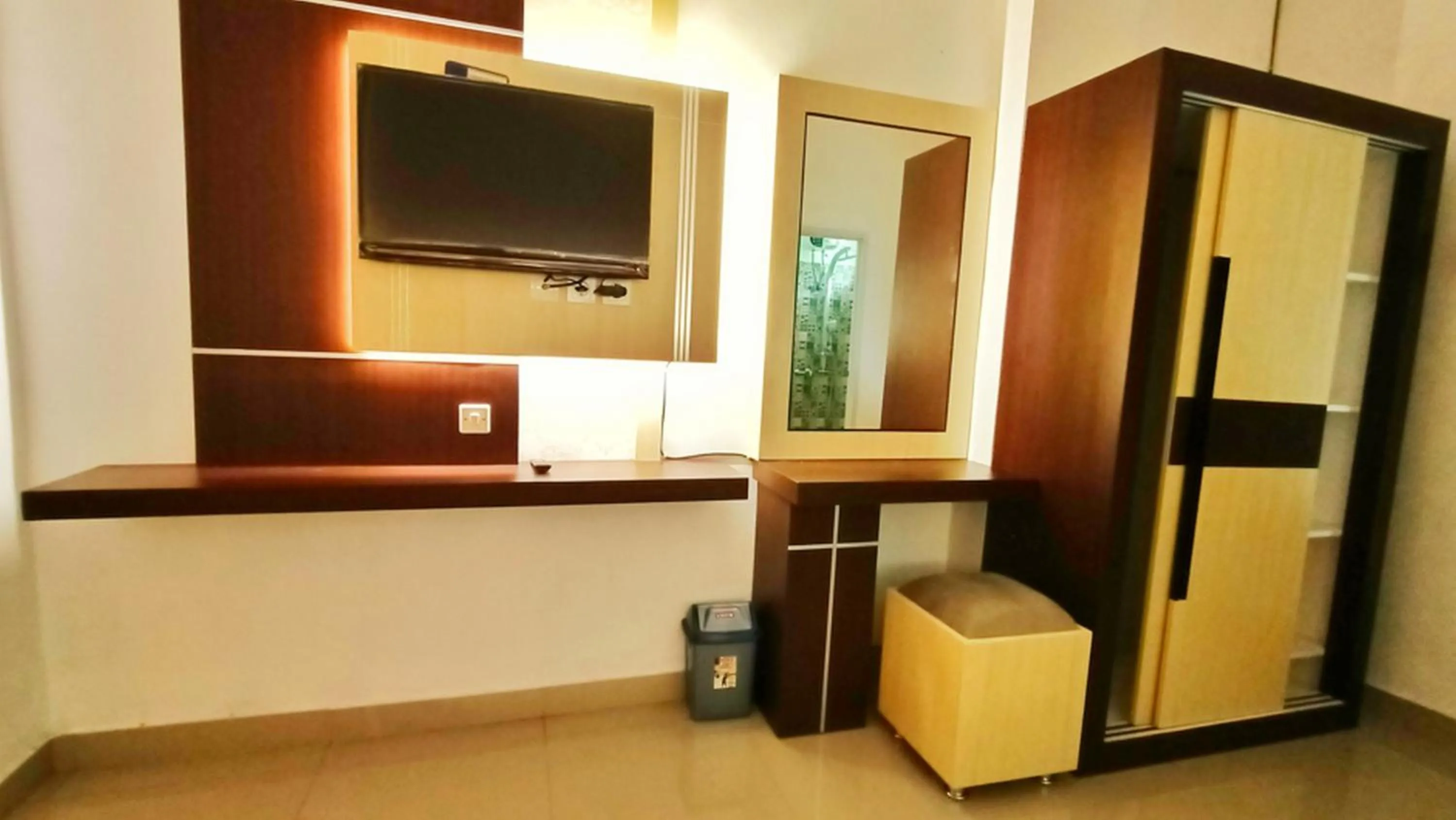 Property building in RedDoorz At Artomoro Guest House