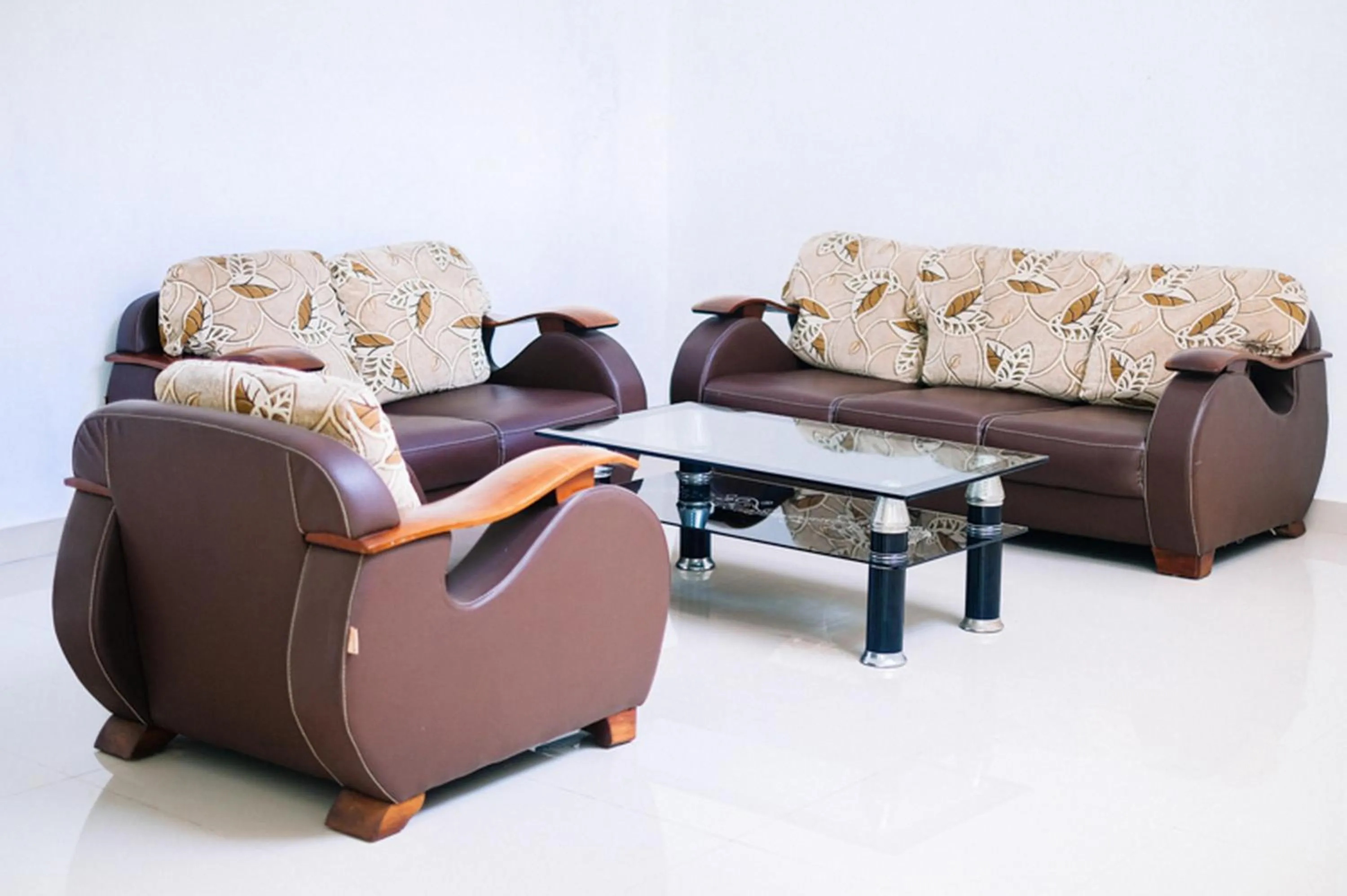 Facade/entrance in RedDoorz At Artomoro Guest House