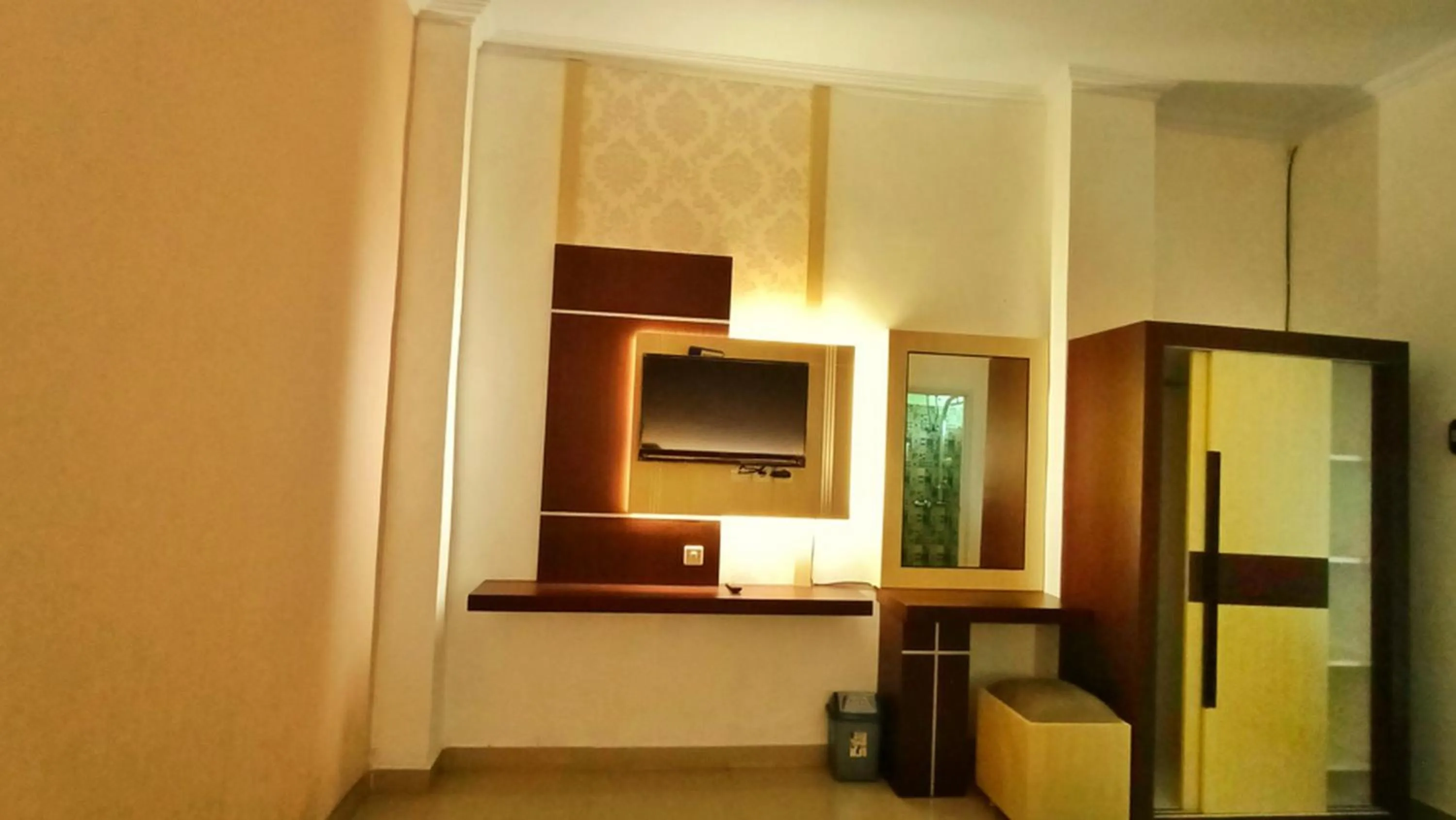 Property building in RedDoorz At Artomoro Guest House