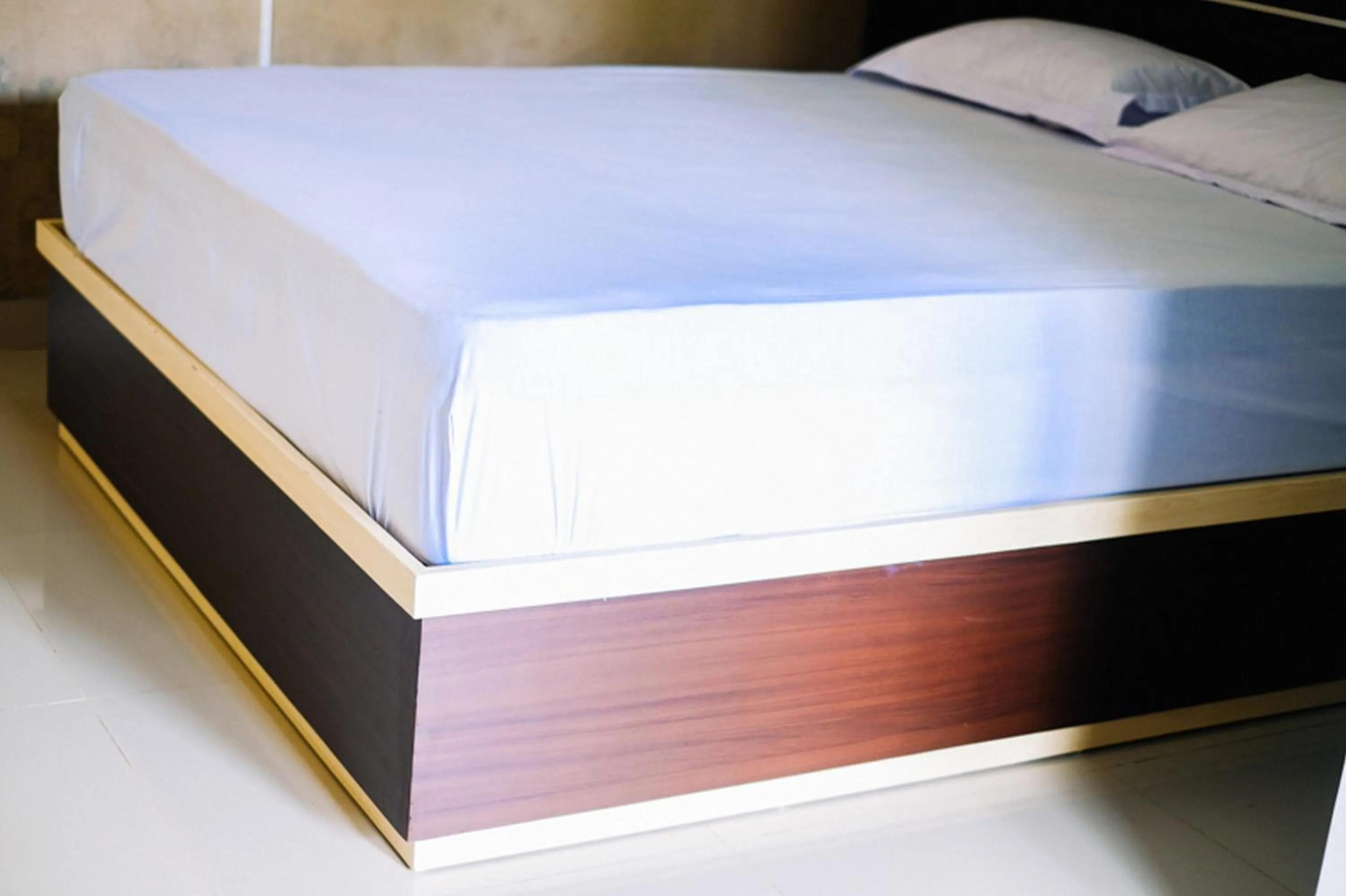 Property building, Bed in RedDoorz At Artomoro Guest House