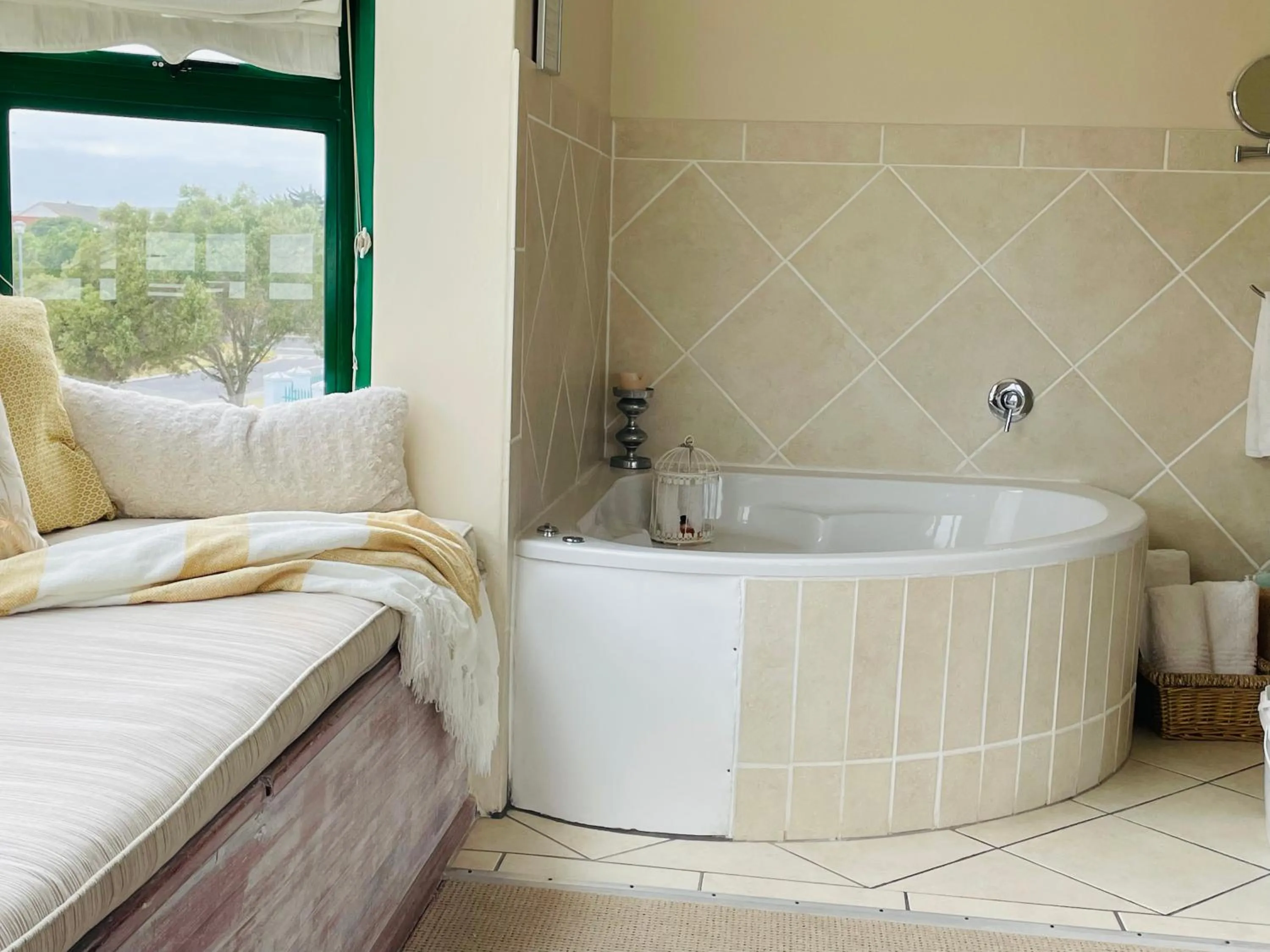 Bath, Bed in Sandra's Guest House