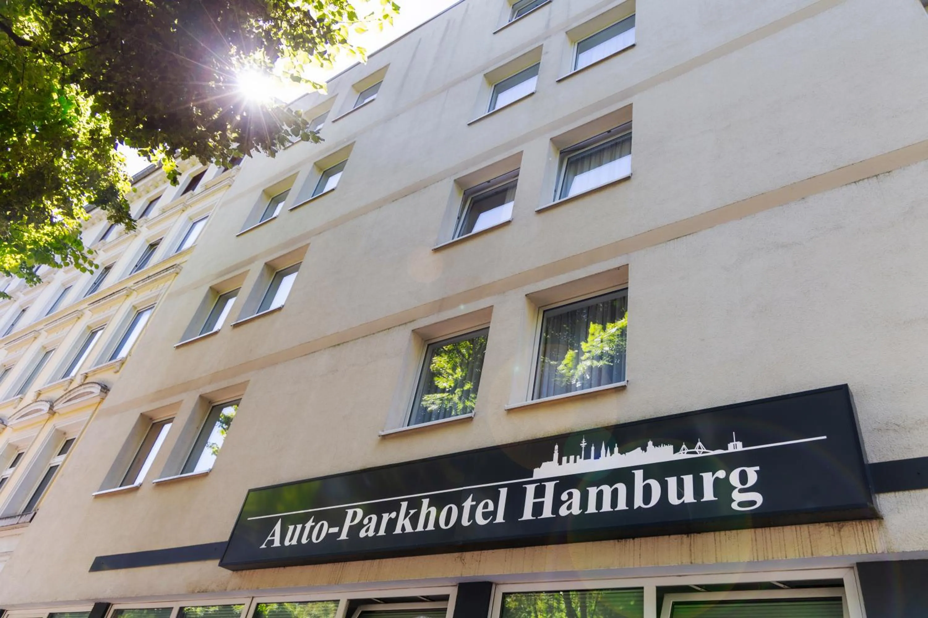 Property building in Auto-Parkhotel Hamburg St Pauli