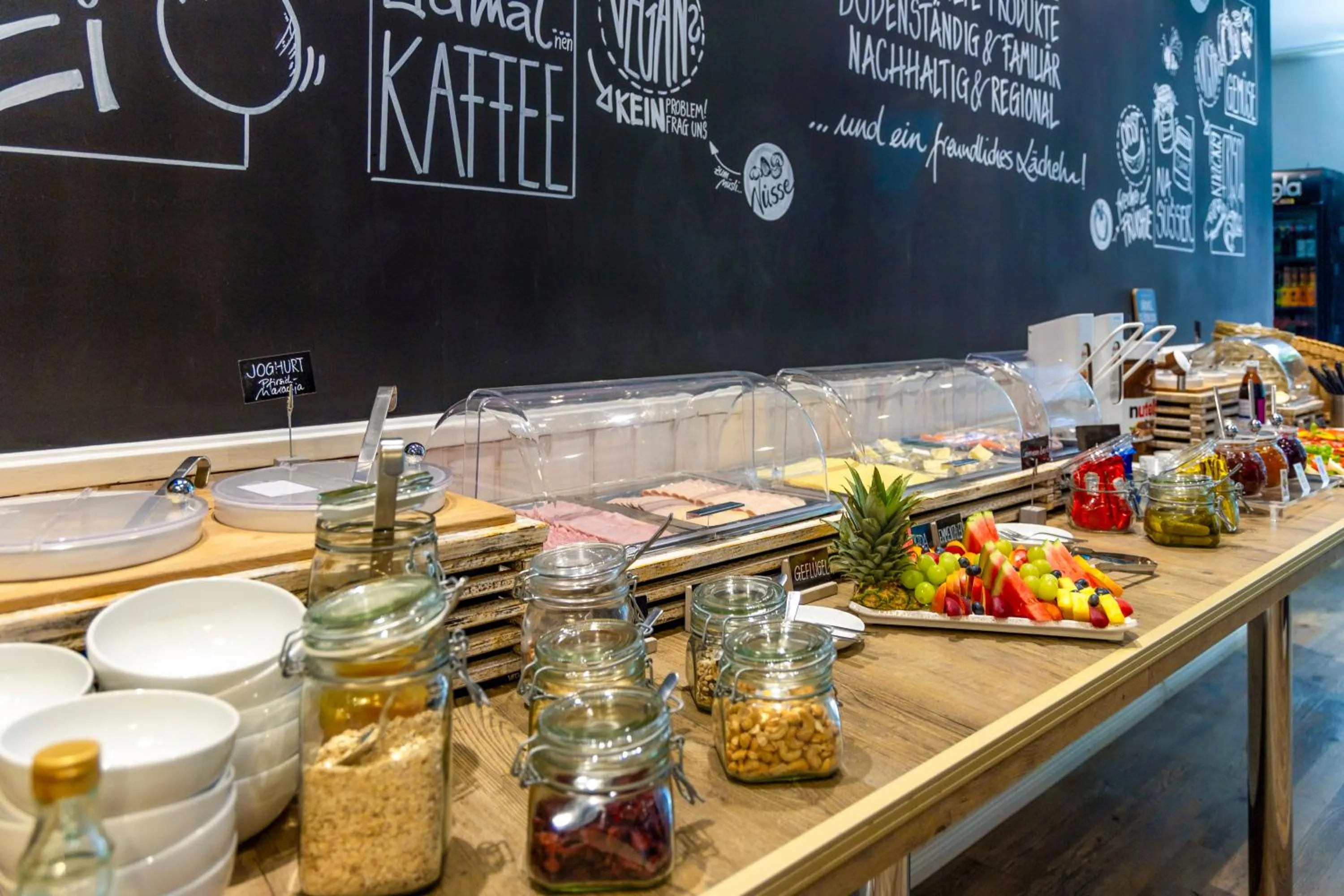 Restaurant/places to eat in Auto-Parkhotel Hamburg St Pauli