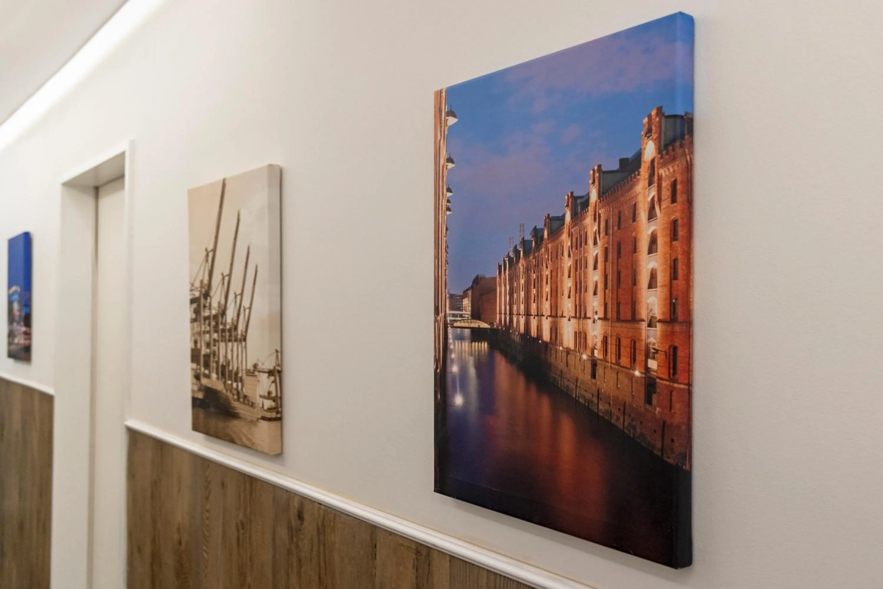 Decorative detail in Auto-Parkhotel Hamburg St Pauli