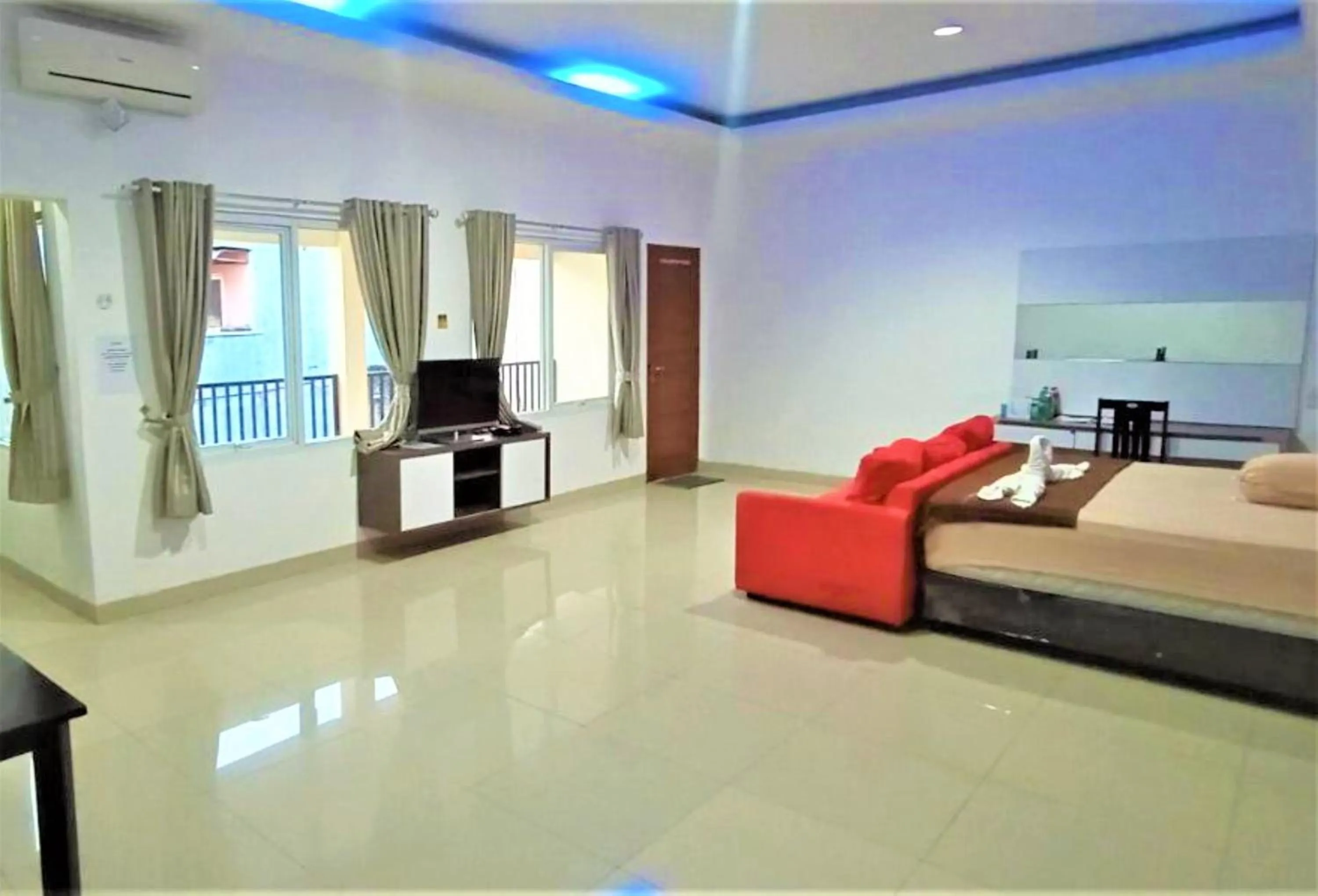 Bedroom, Bed in Ragunan Residence Syaridin