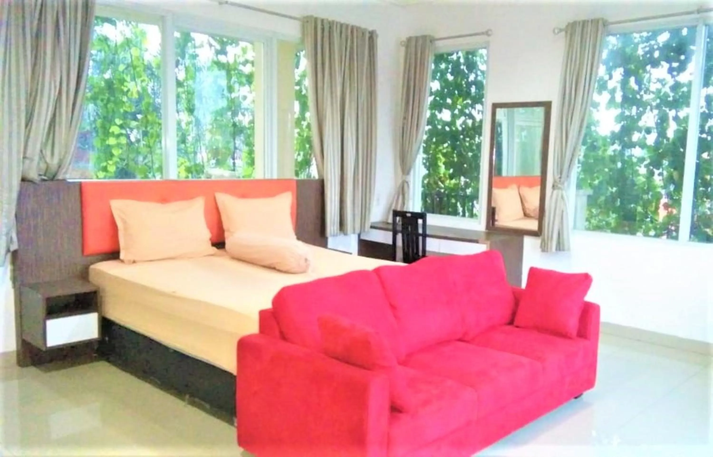 Bedroom, Bed in Ragunan Residence Syaridin