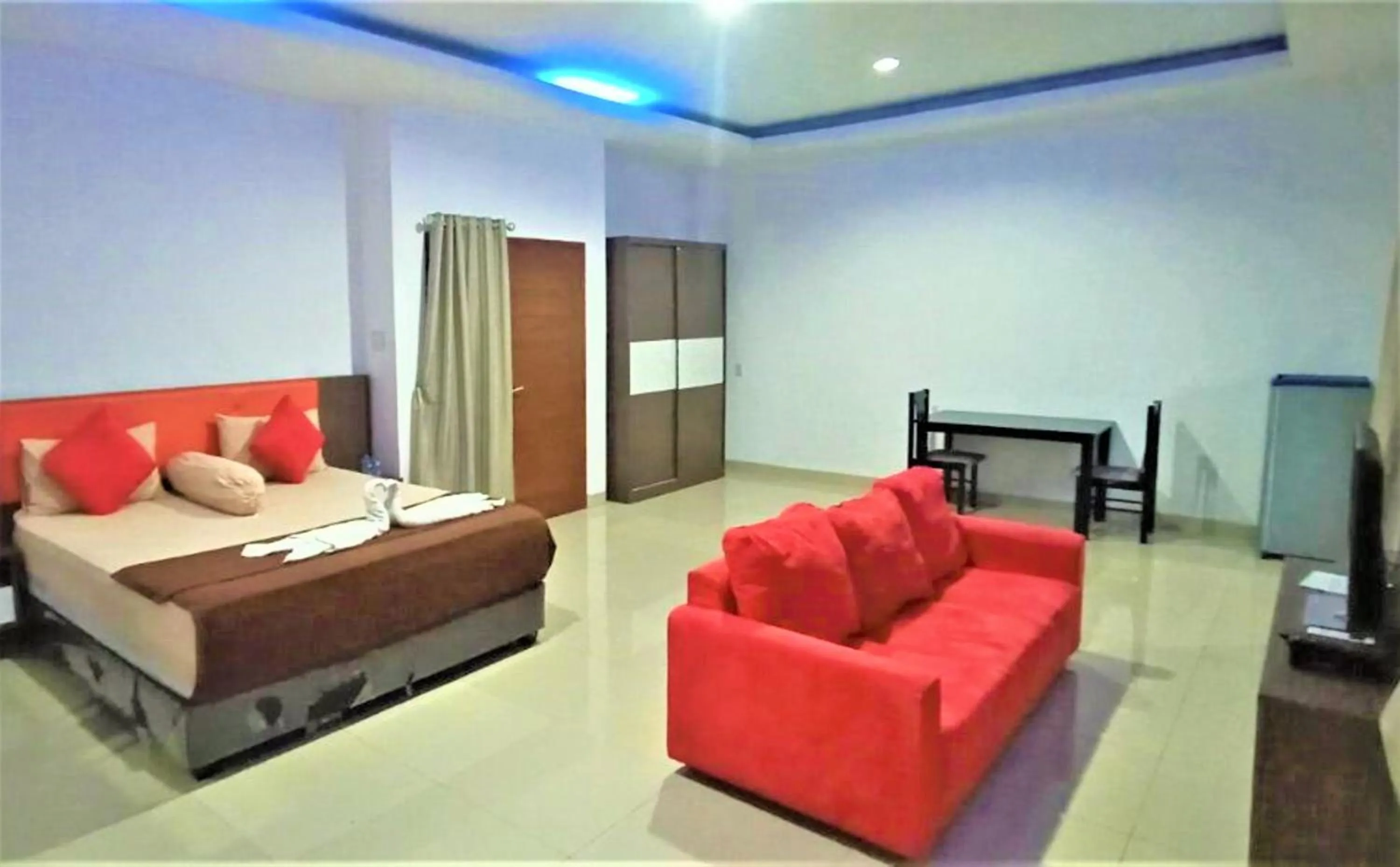 Bedroom, Bed in Ragunan Residence Syaridin
