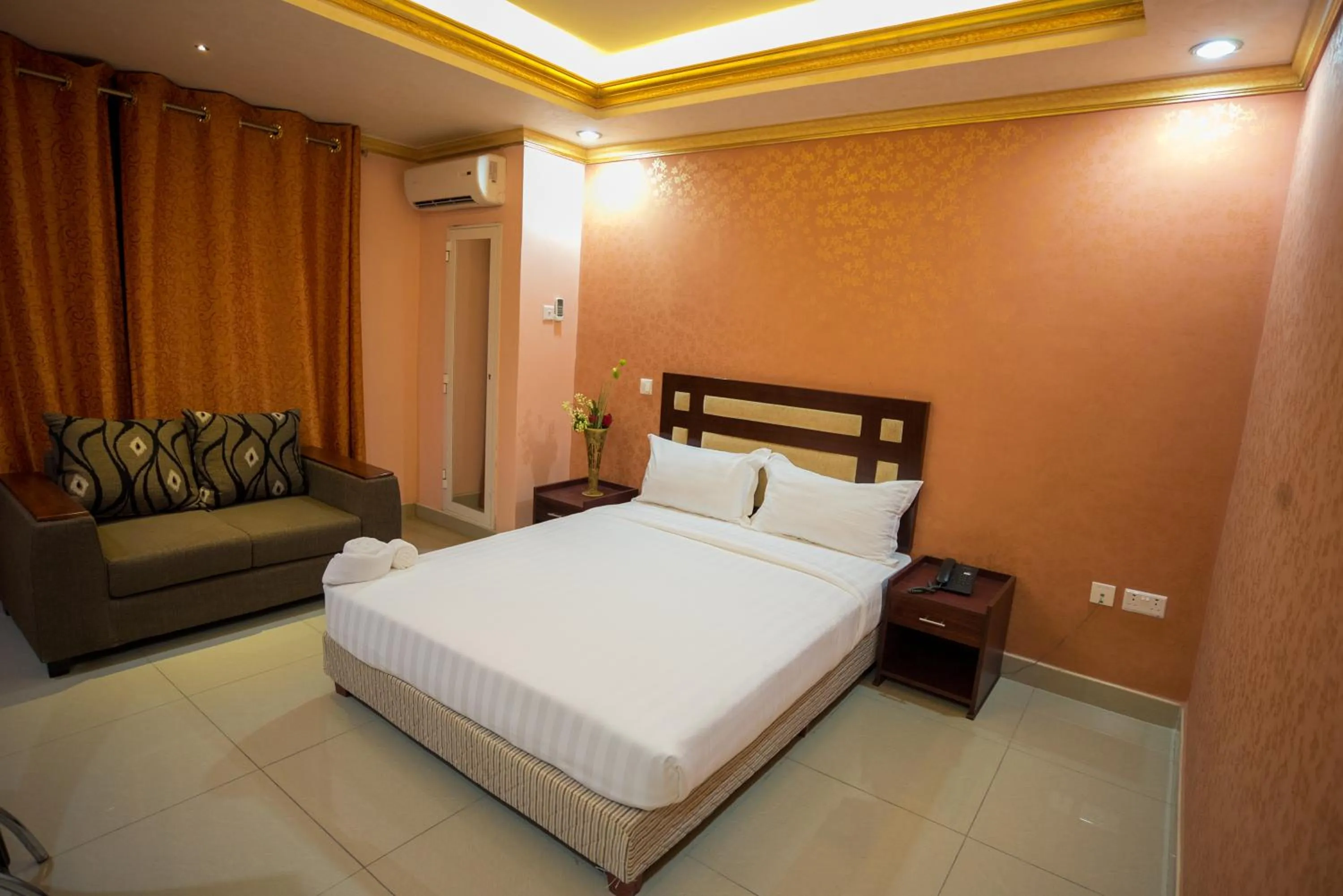 Bed in Euro Hotel and Apartments