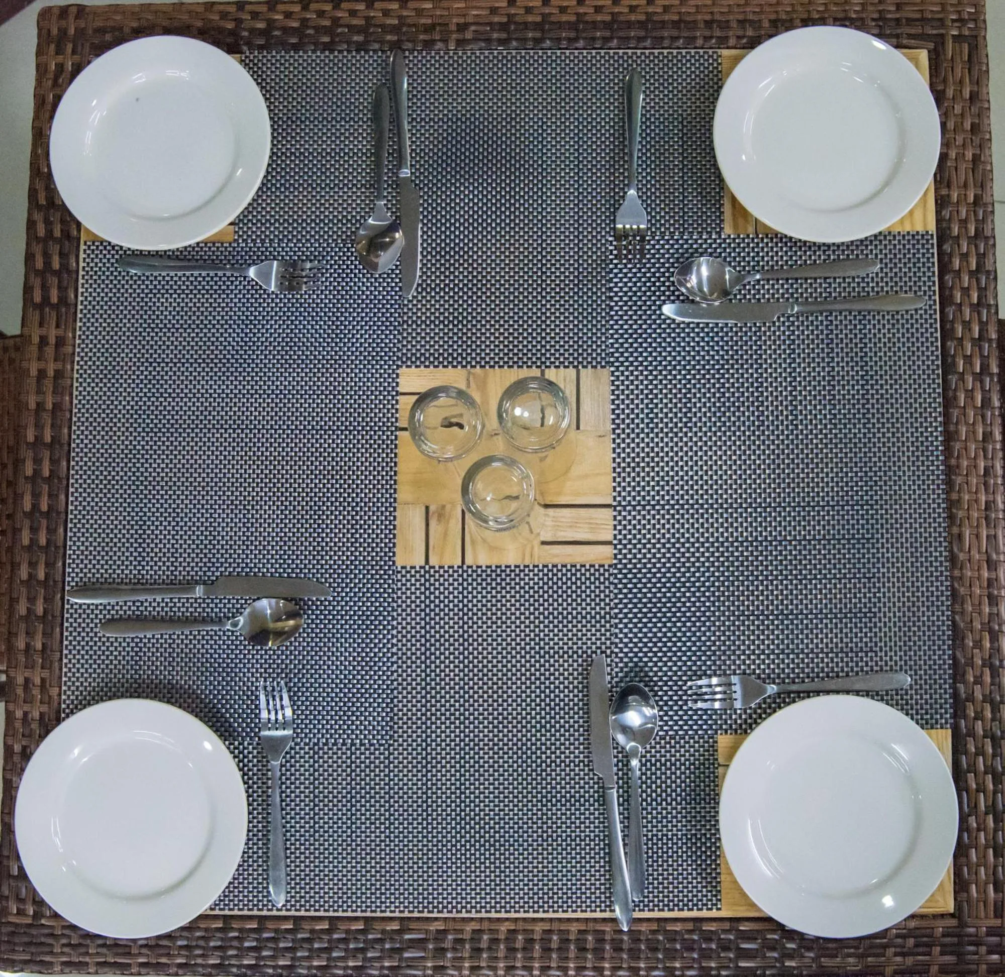 Restaurant/places to eat in Euro Hotel and Apartments