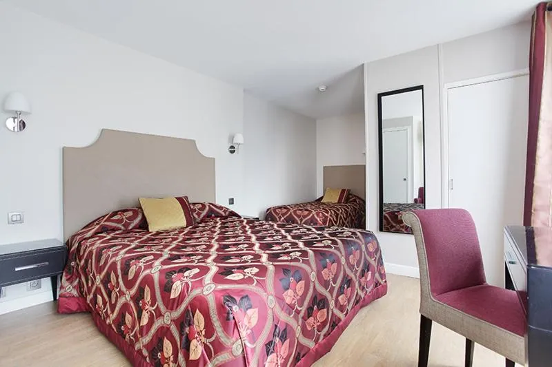 Bedroom, Bed in Hotel Montpensier