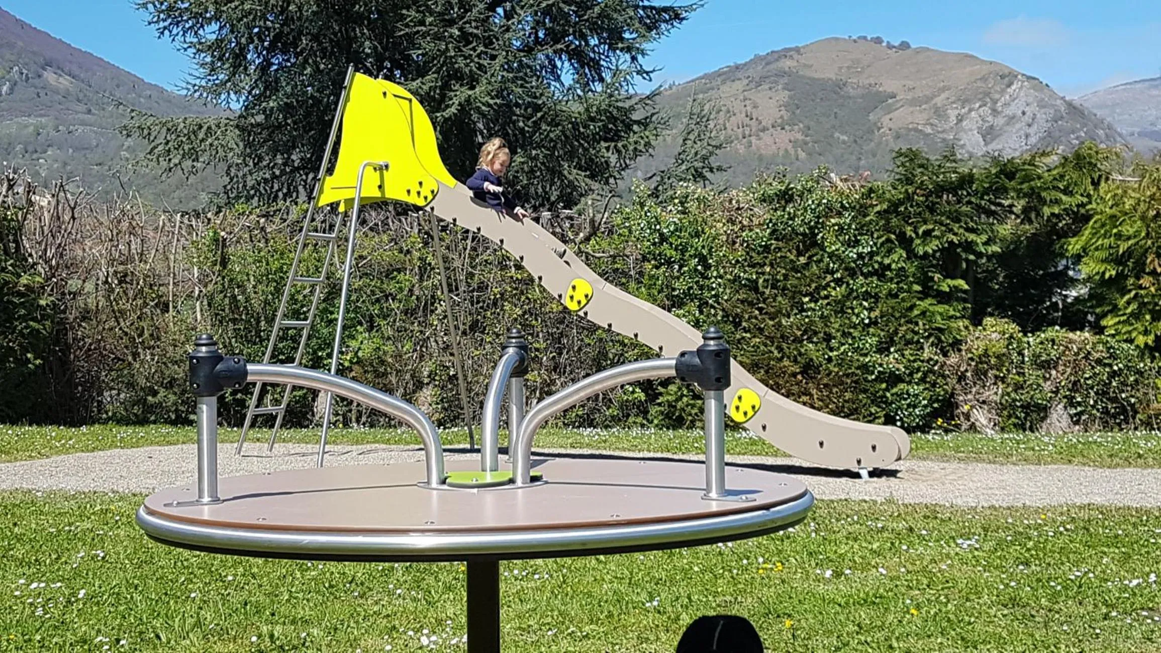 Children play ground in Chalets du Lac