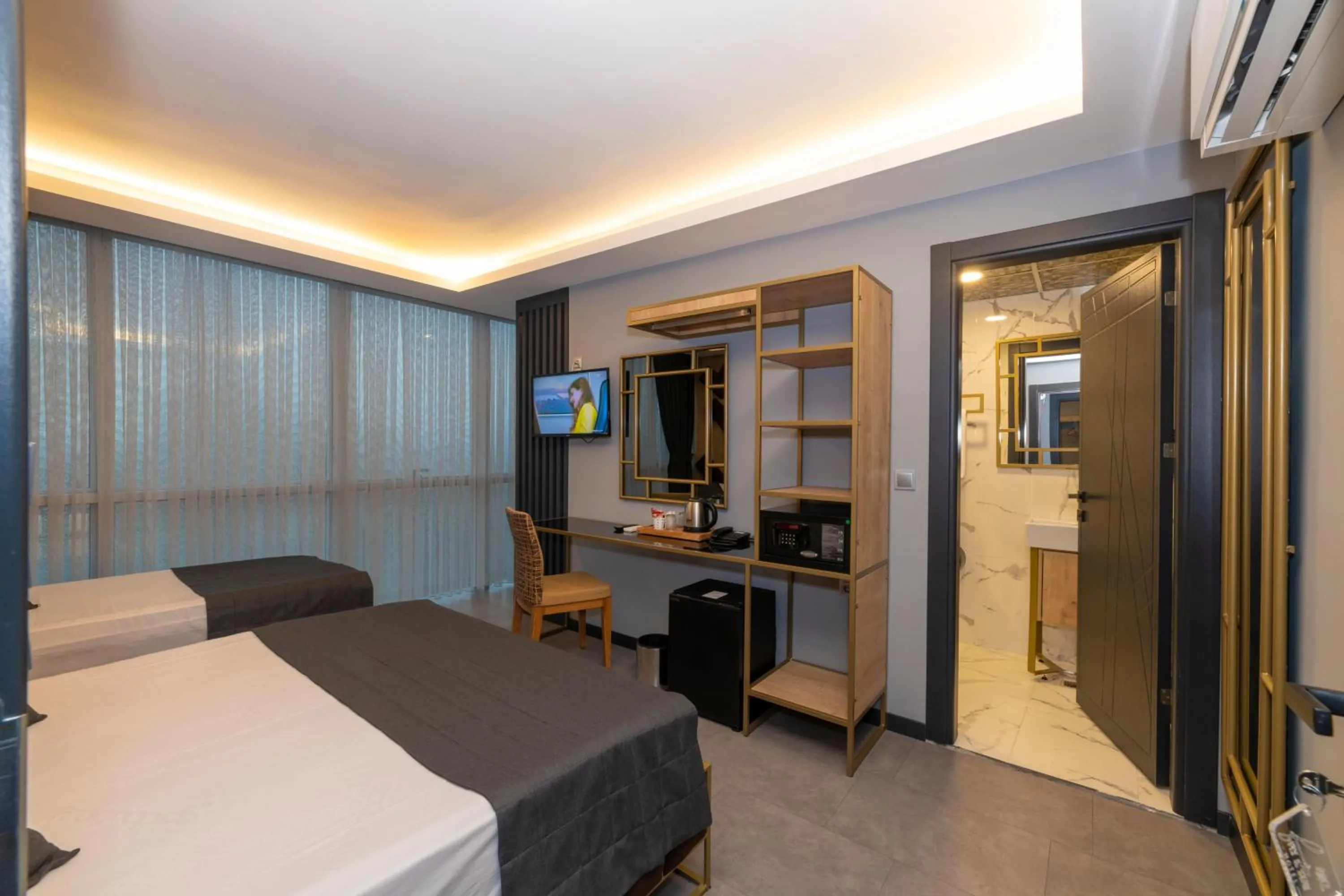 Photo of the whole room, Bed in Fly And Stay Airport Hotel