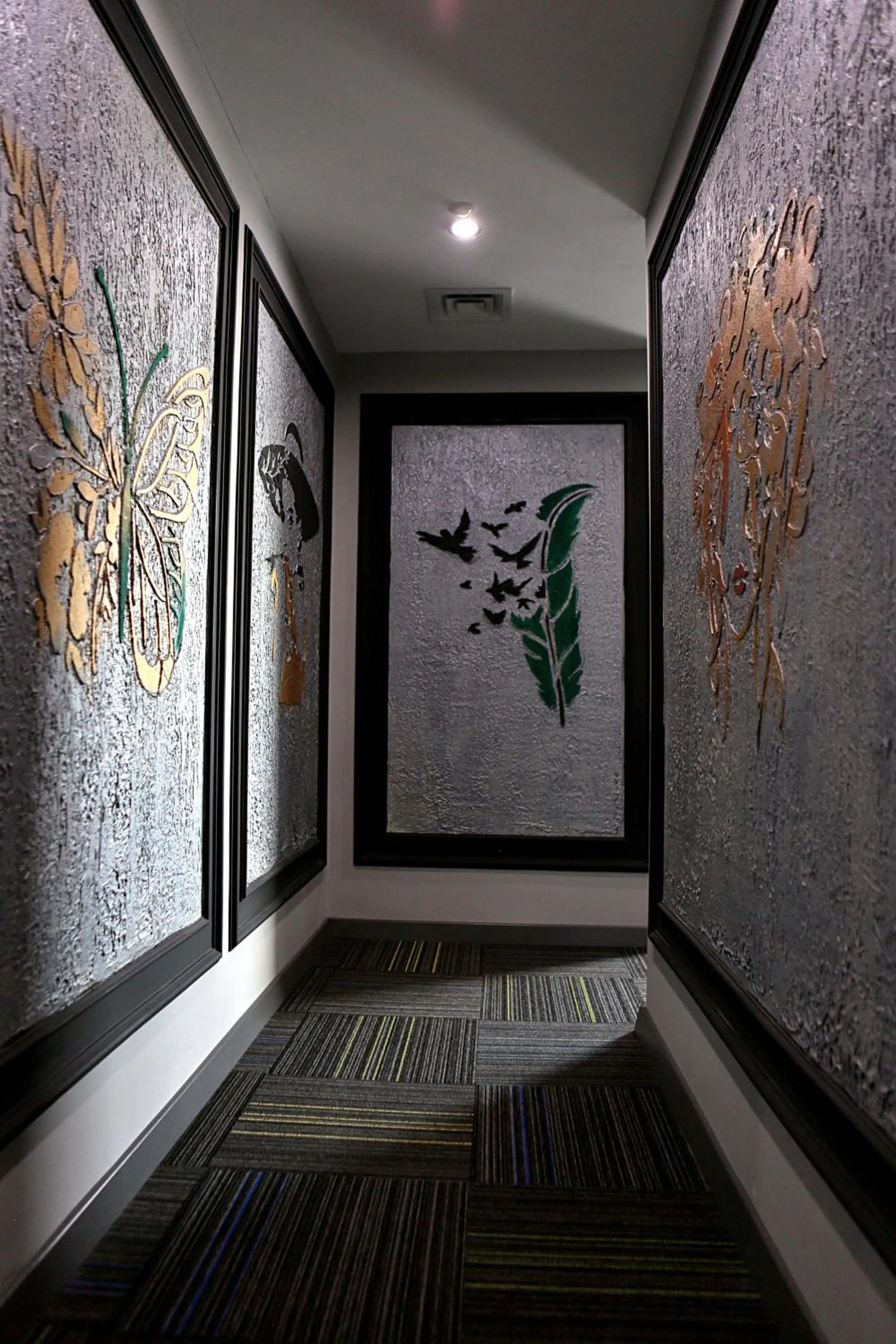 Decorative detail in Fly And Stay Airport Hotel