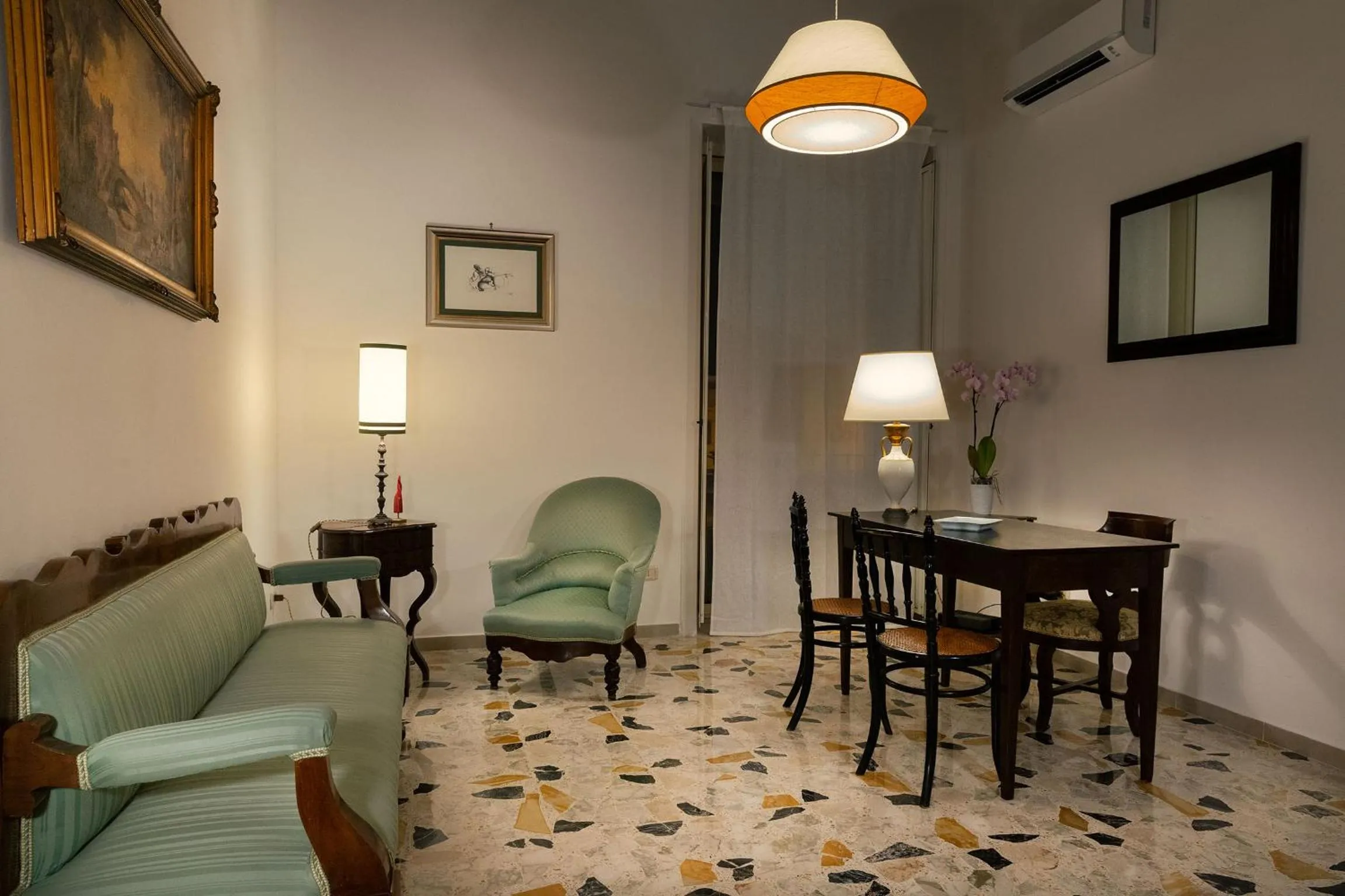 Lobby or reception in Palazzo Benucci - Residenza di Charme