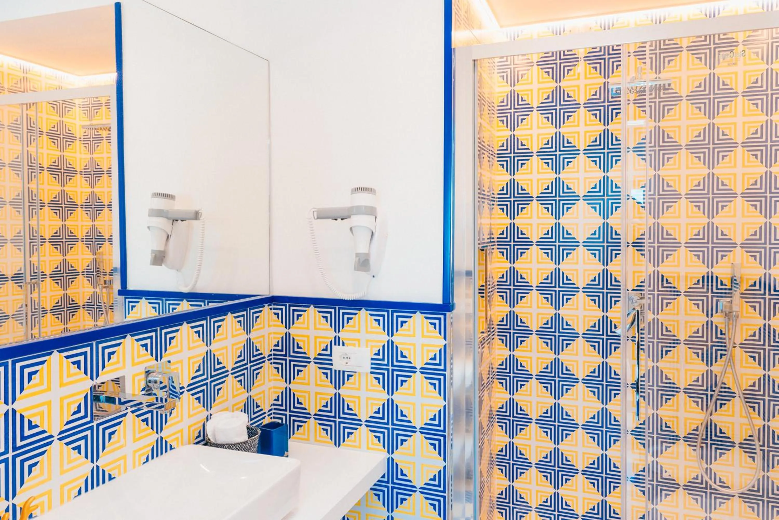 Shower in Maison Serena Sorrento