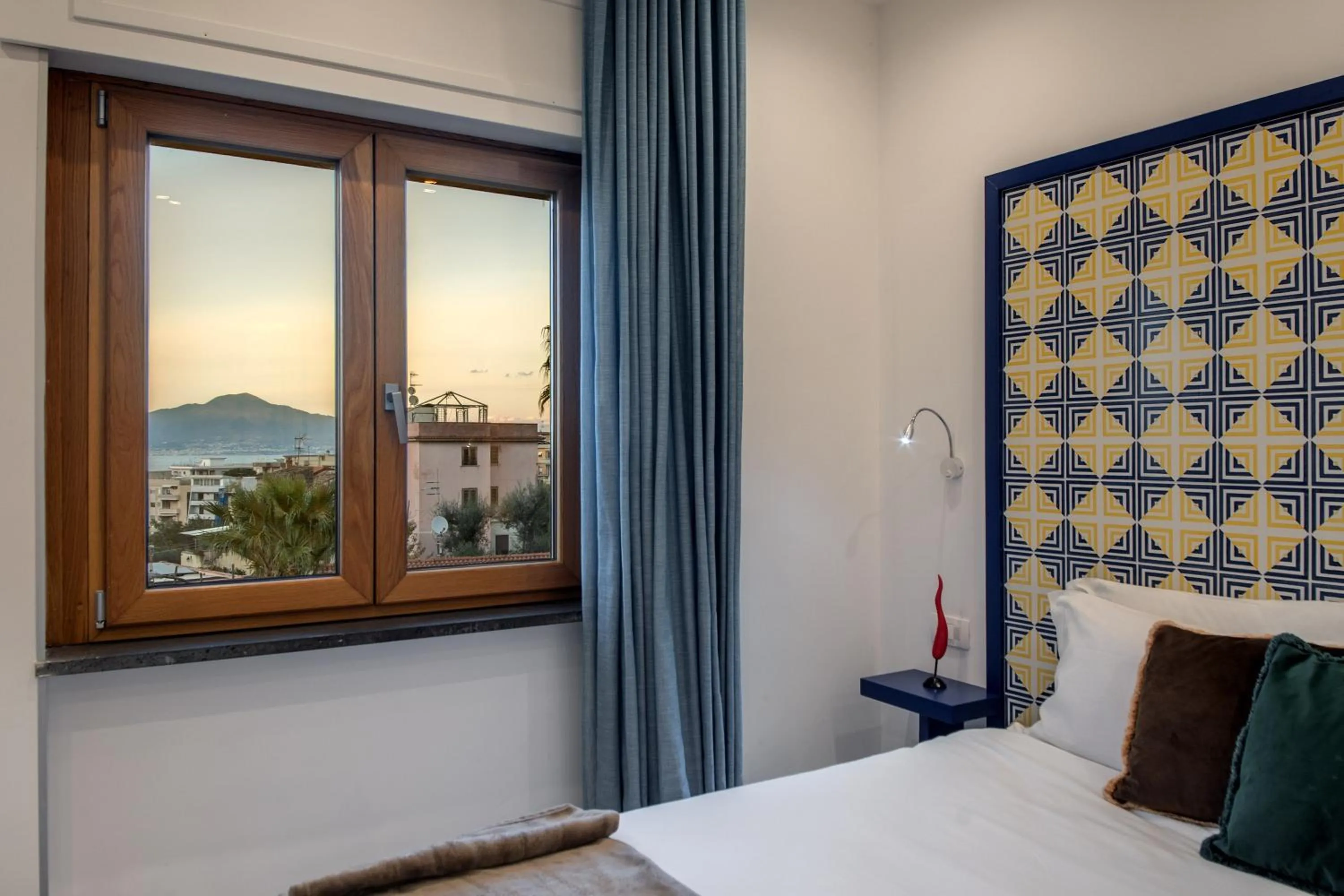 Photo of the whole room, Bed in Maison Serena Sorrento