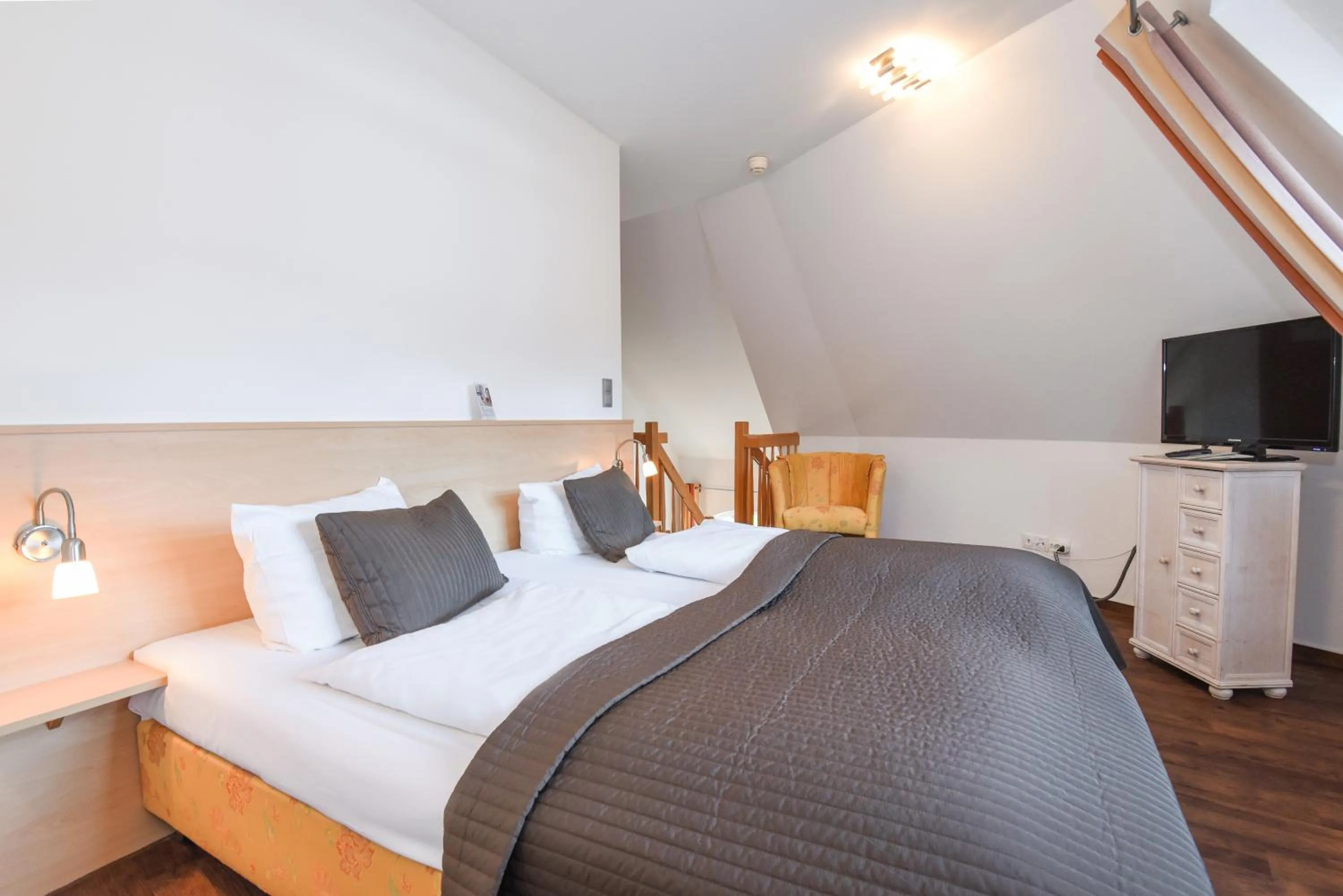 Photo of the whole room, Bed in Upstalsboom Varel-Dangast