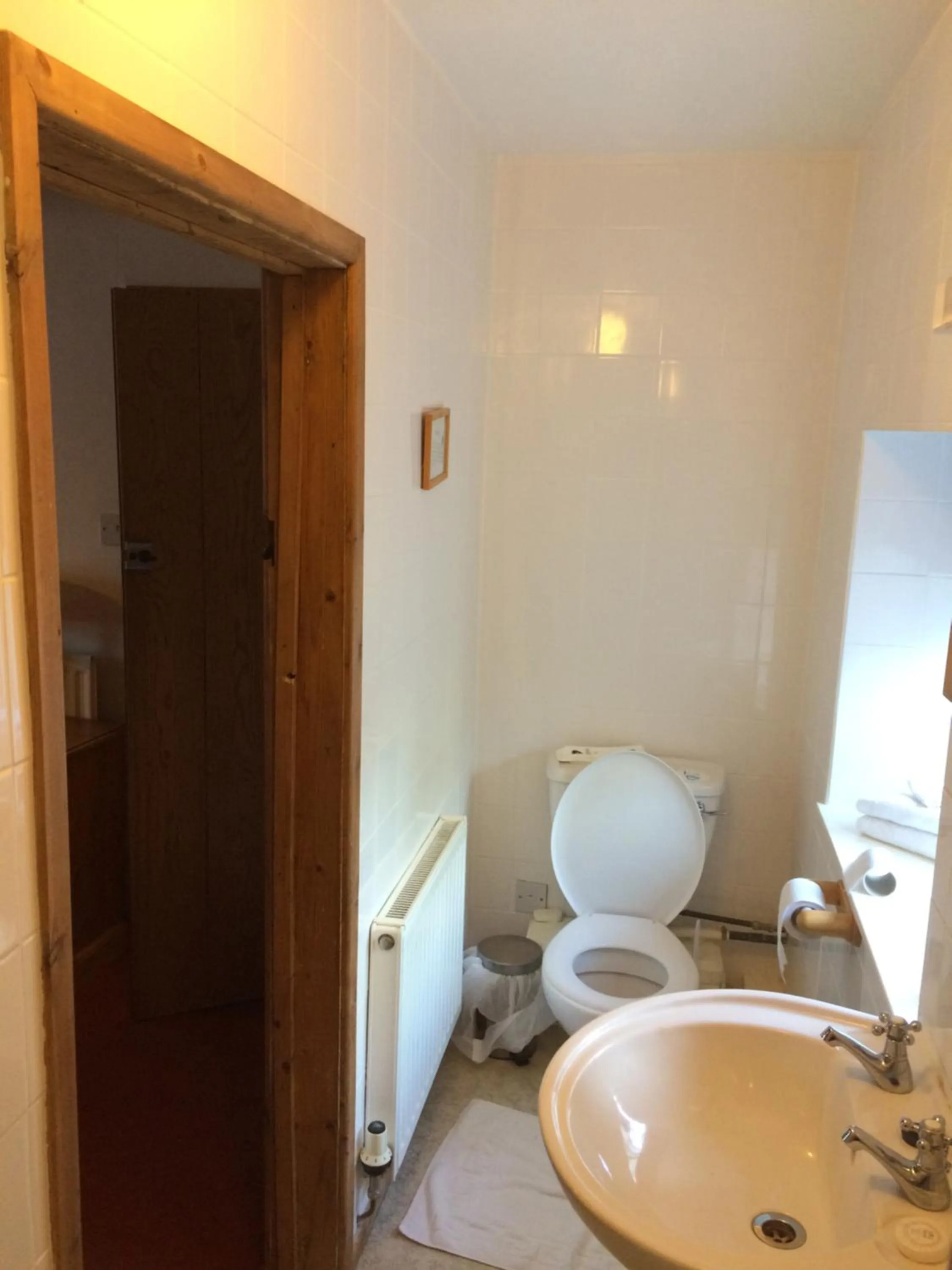 Bathroom in The White Horse Inn, Clun