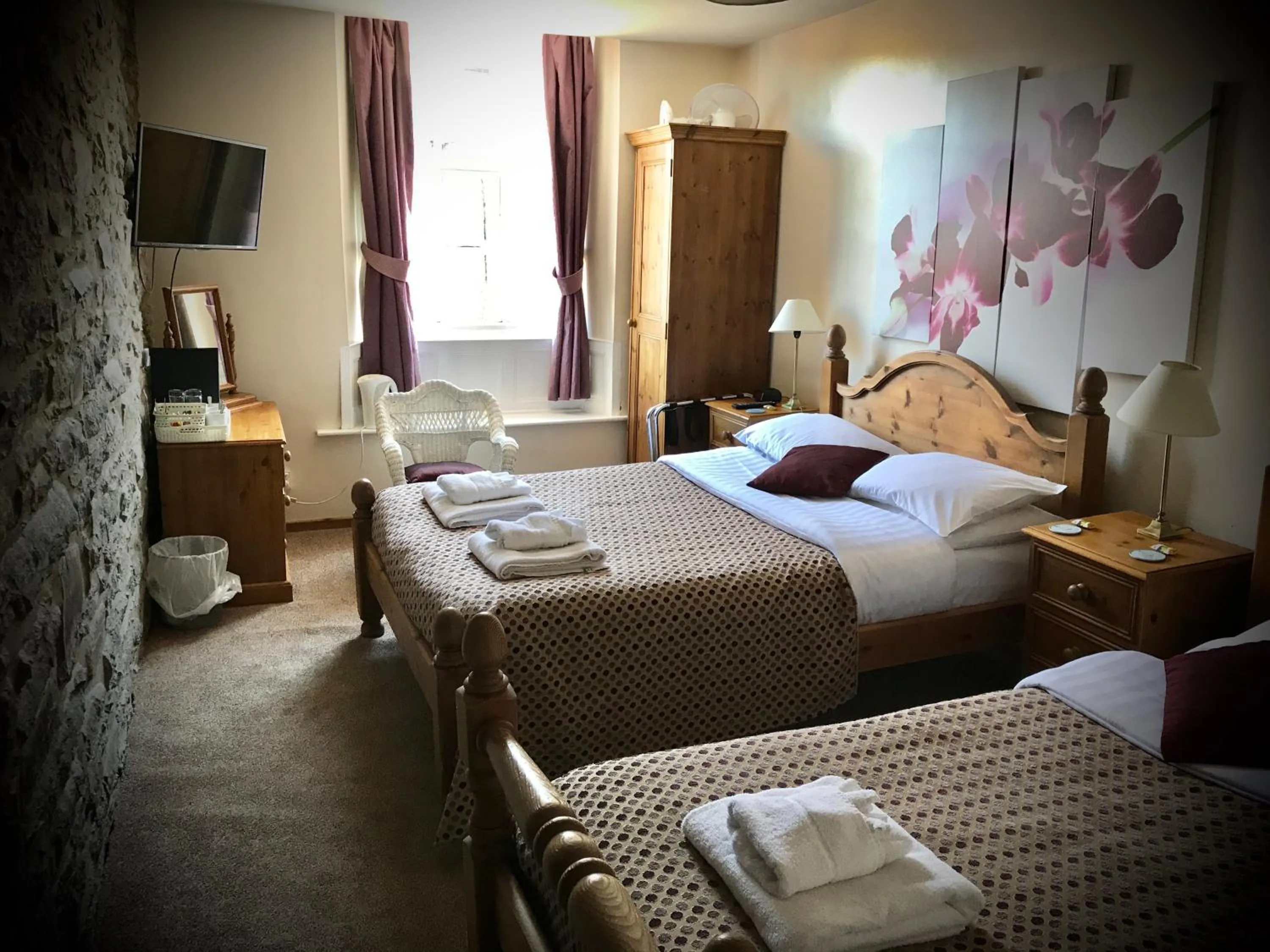 Bed in The White Horse Inn, Clun