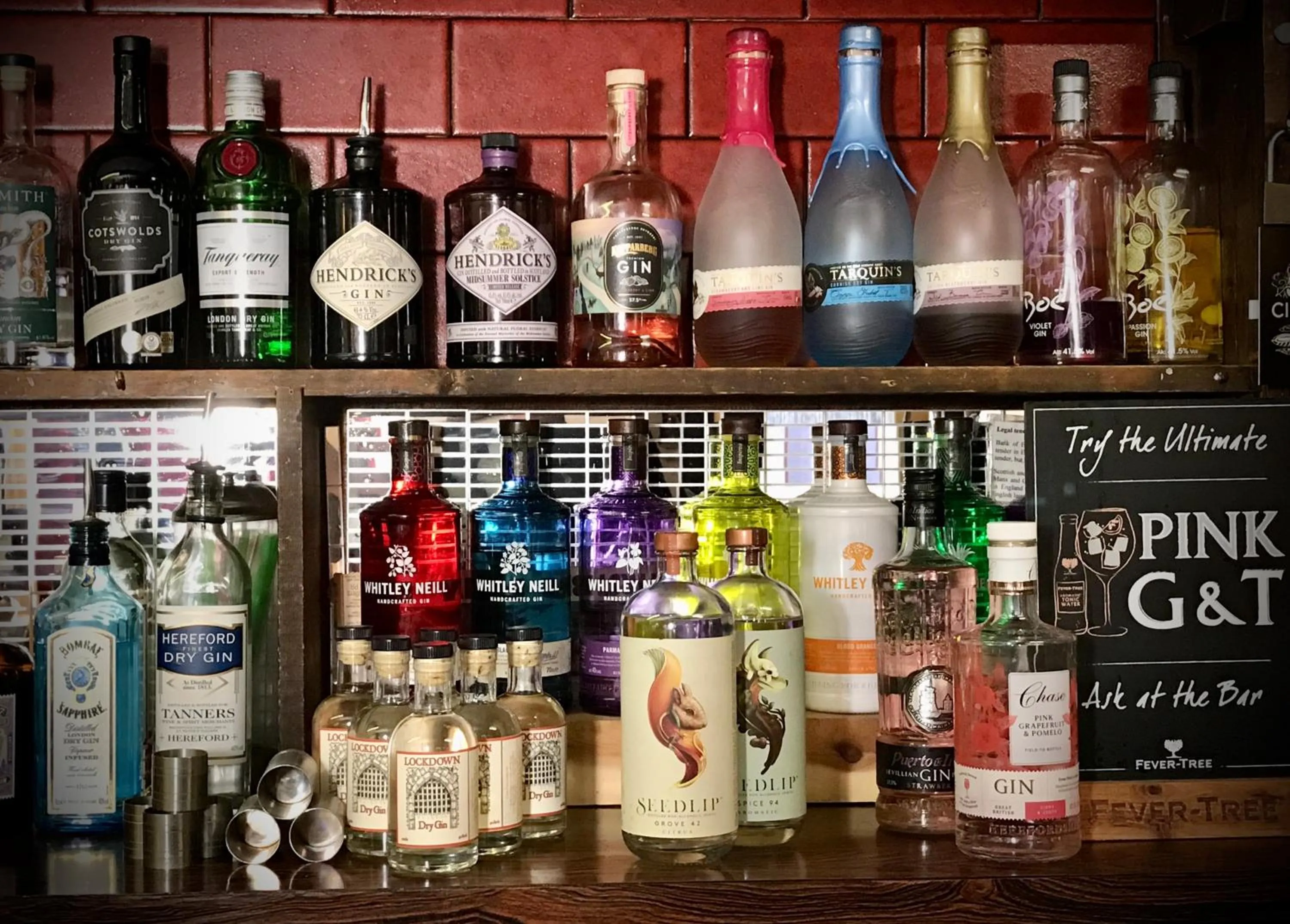 Drinks in The White Horse Inn, Clun