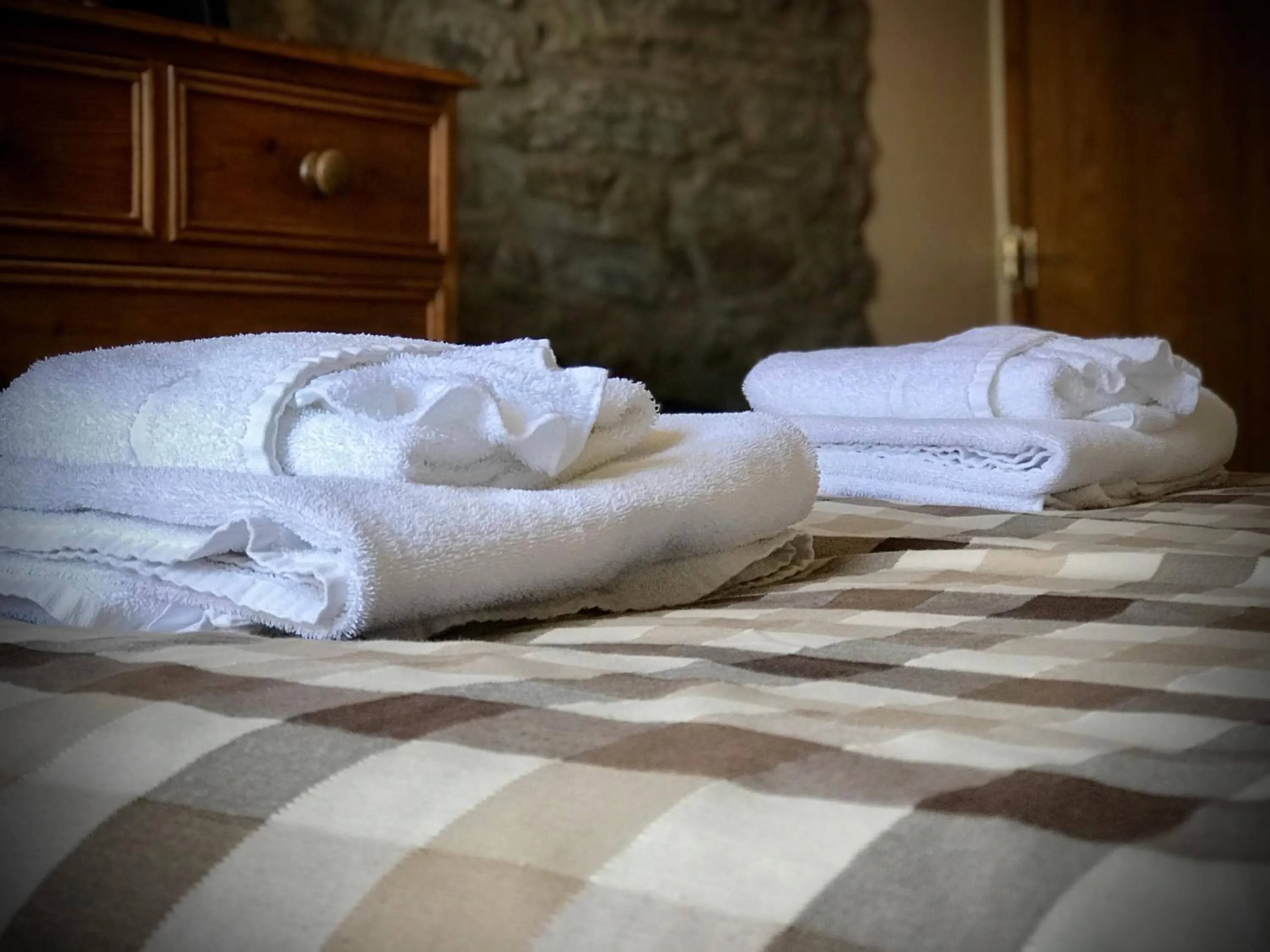 Property building, Bed in The White Horse Inn, Clun