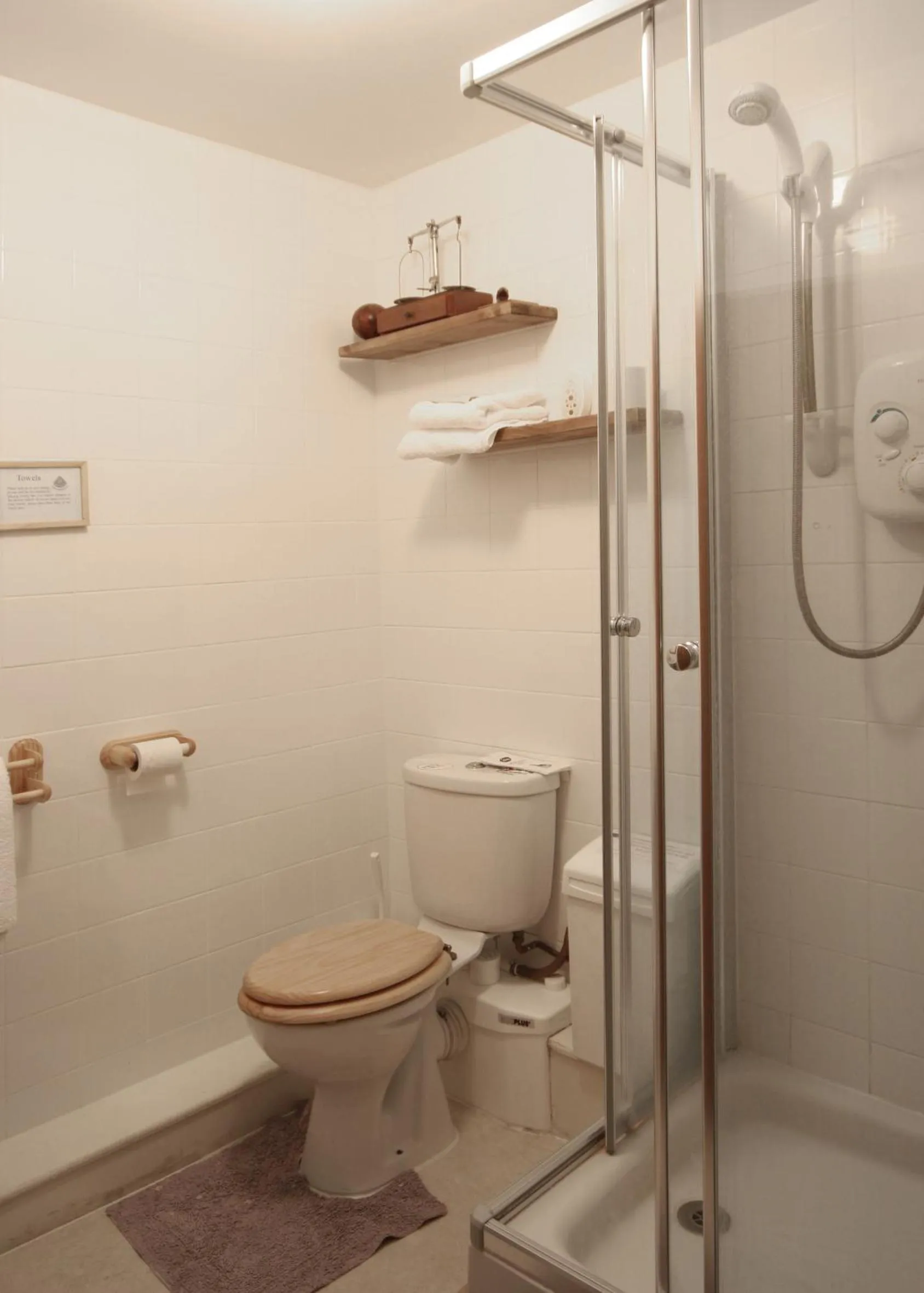 Bathroom in The White Horse Inn, Clun