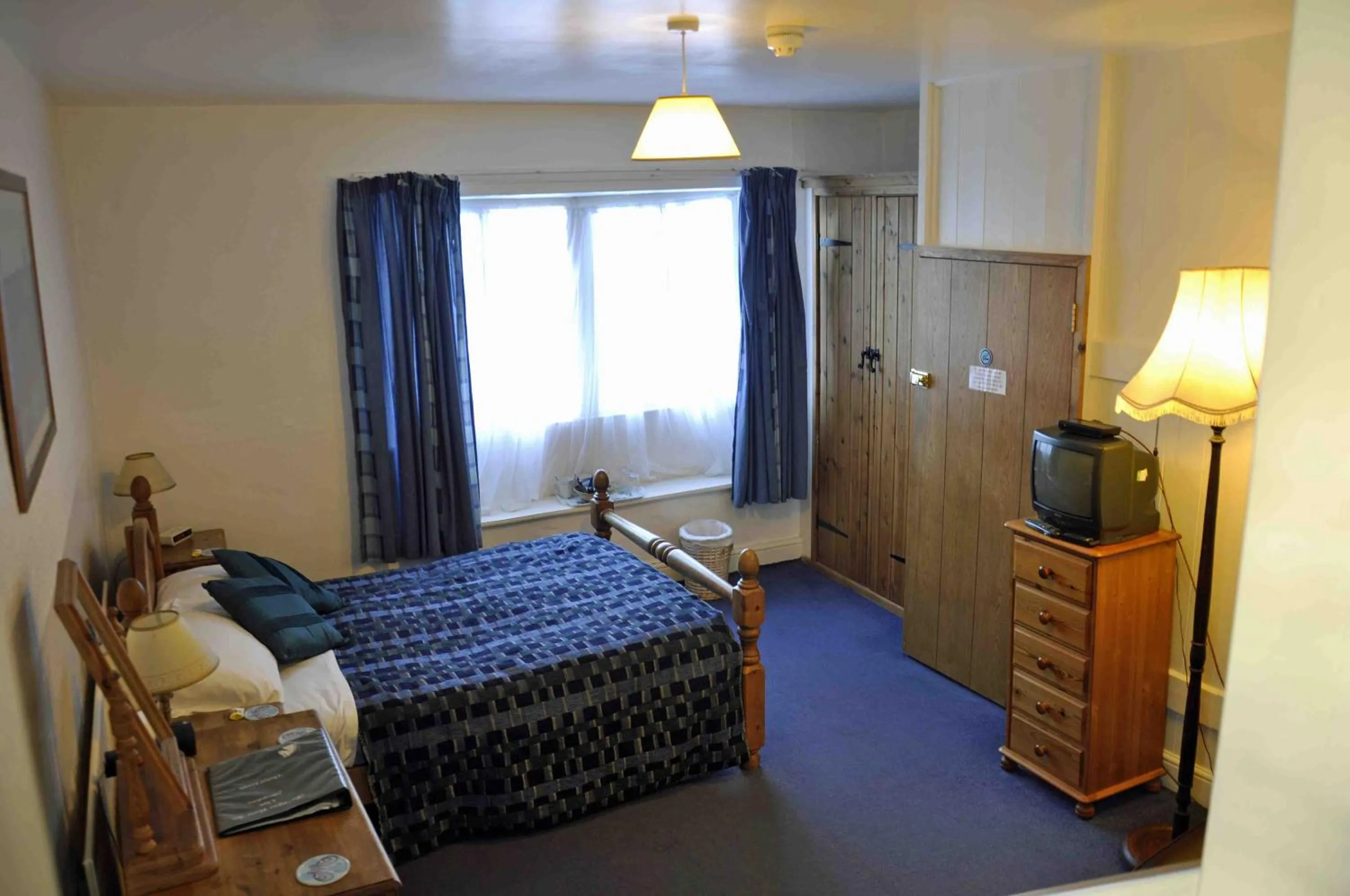 Photo of the whole room, Bed in The White Horse Inn, Clun