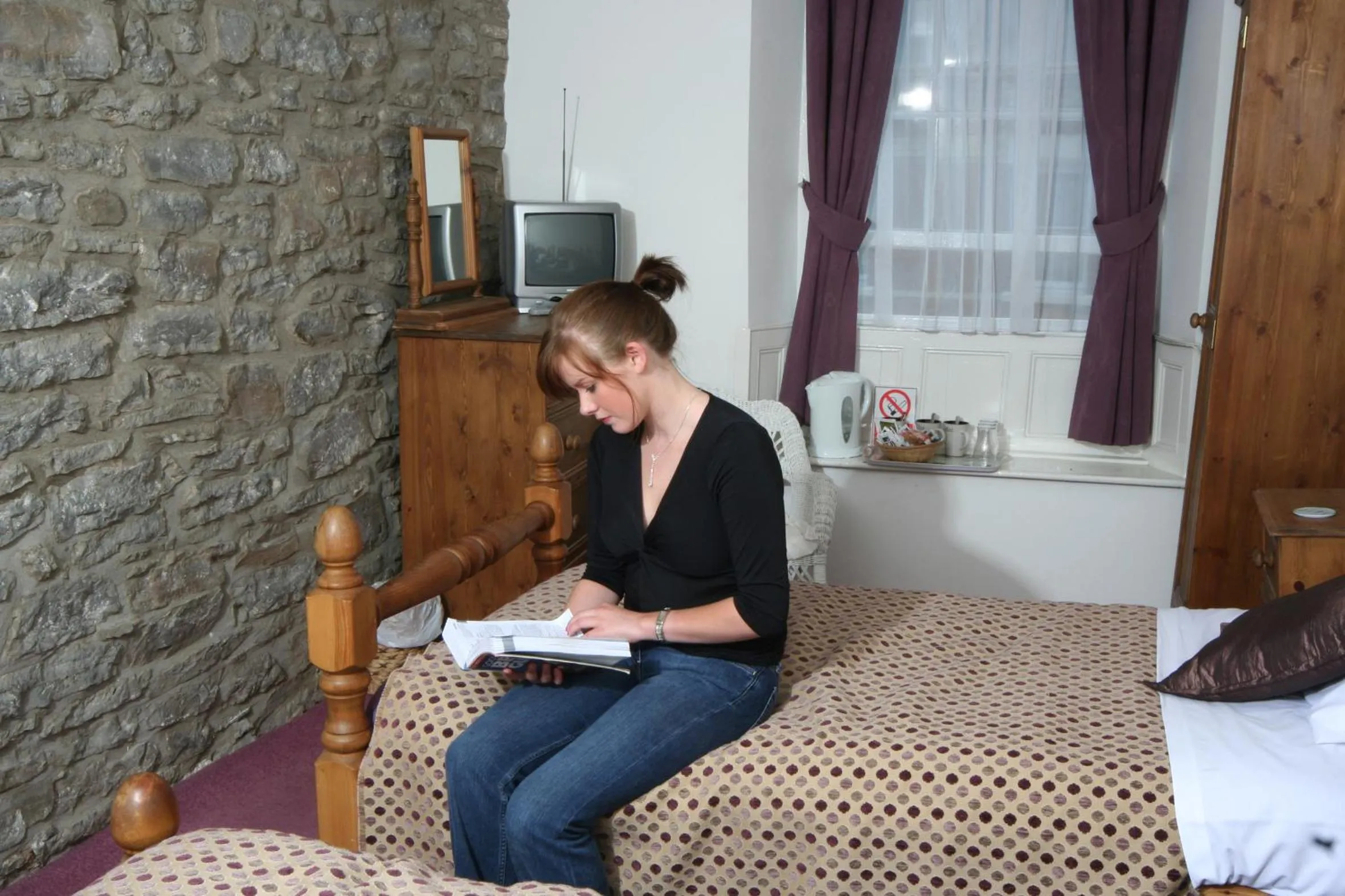 Photo of the whole room, Bed in The White Horse Inn, Clun