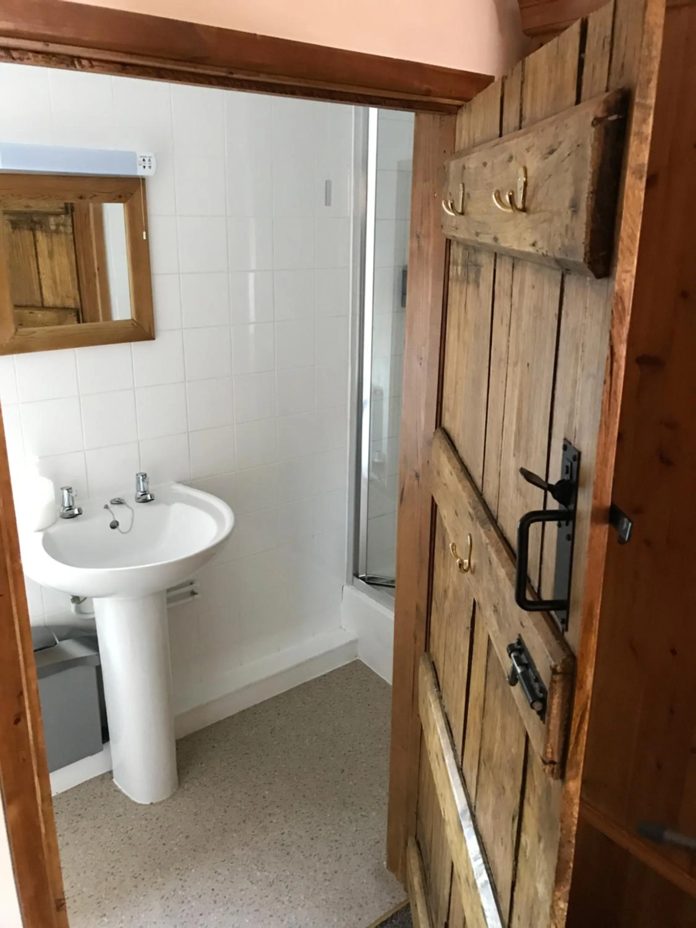 Bathroom in The White Horse Inn, Clun