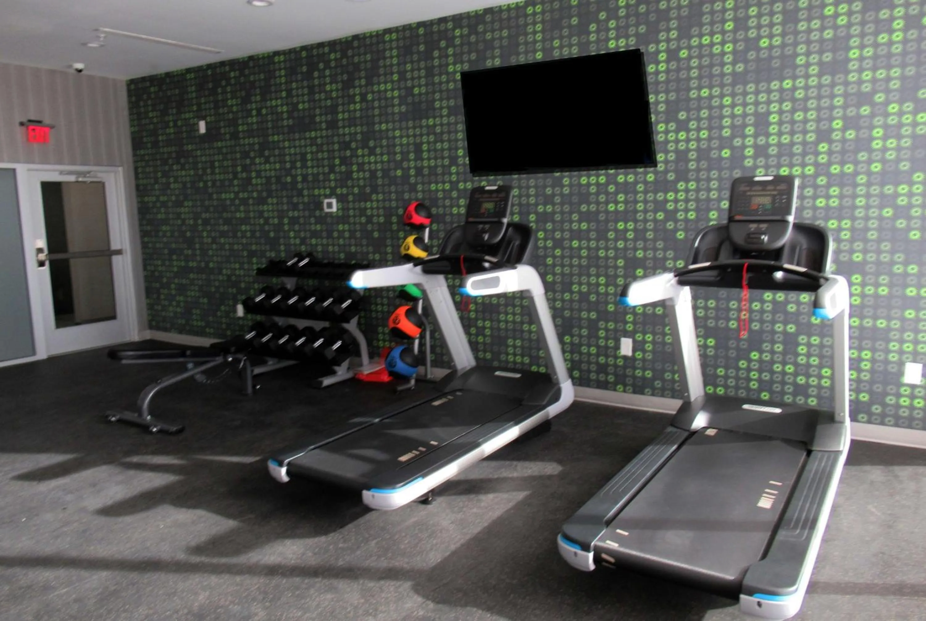 Fitness centre/facilities in La Quinta Inn & Suites by Wyndham Dallas/Fairpark