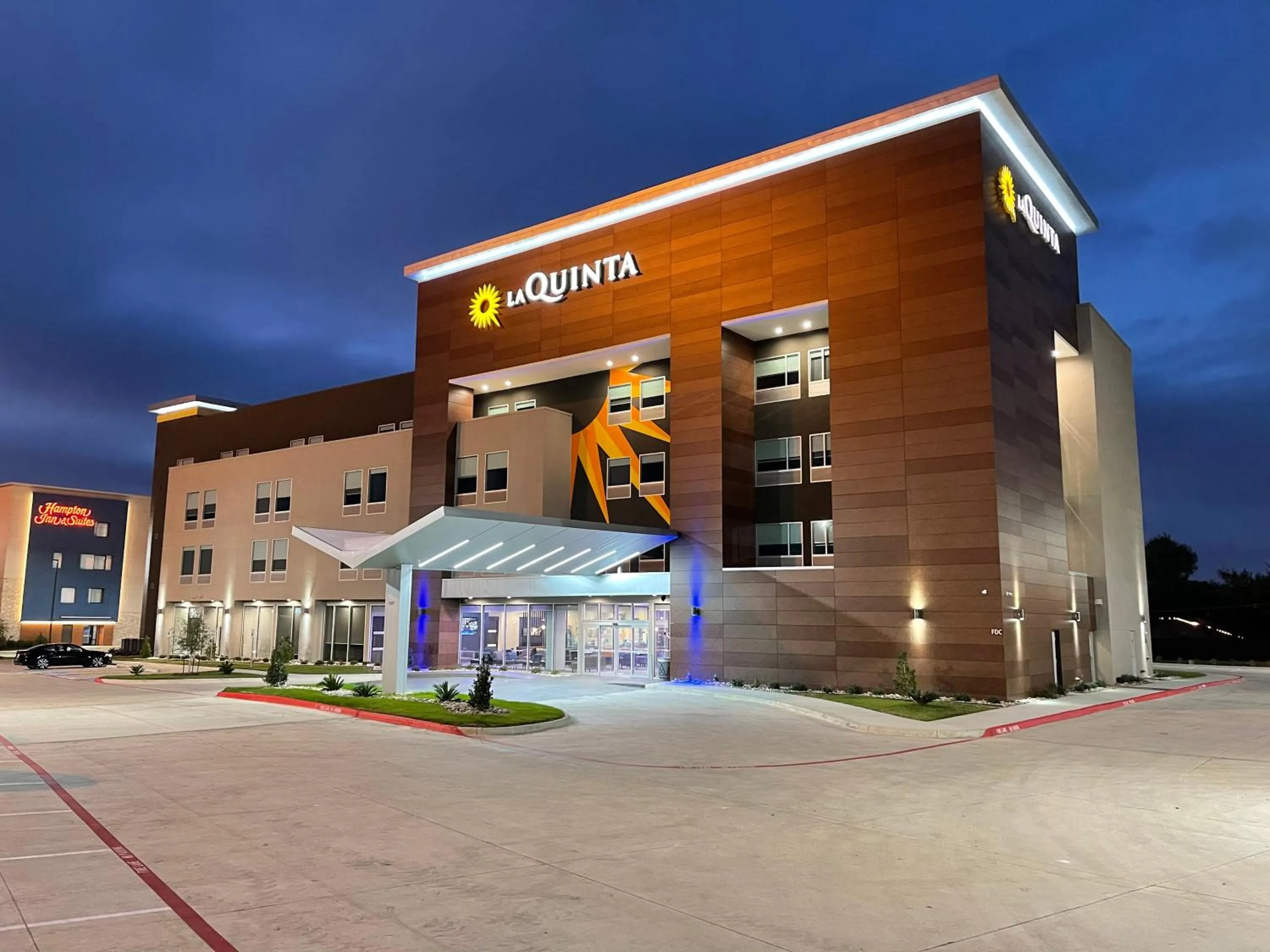 Property building in La Quinta Inn & Suites by Wyndham Dallas/Fairpark