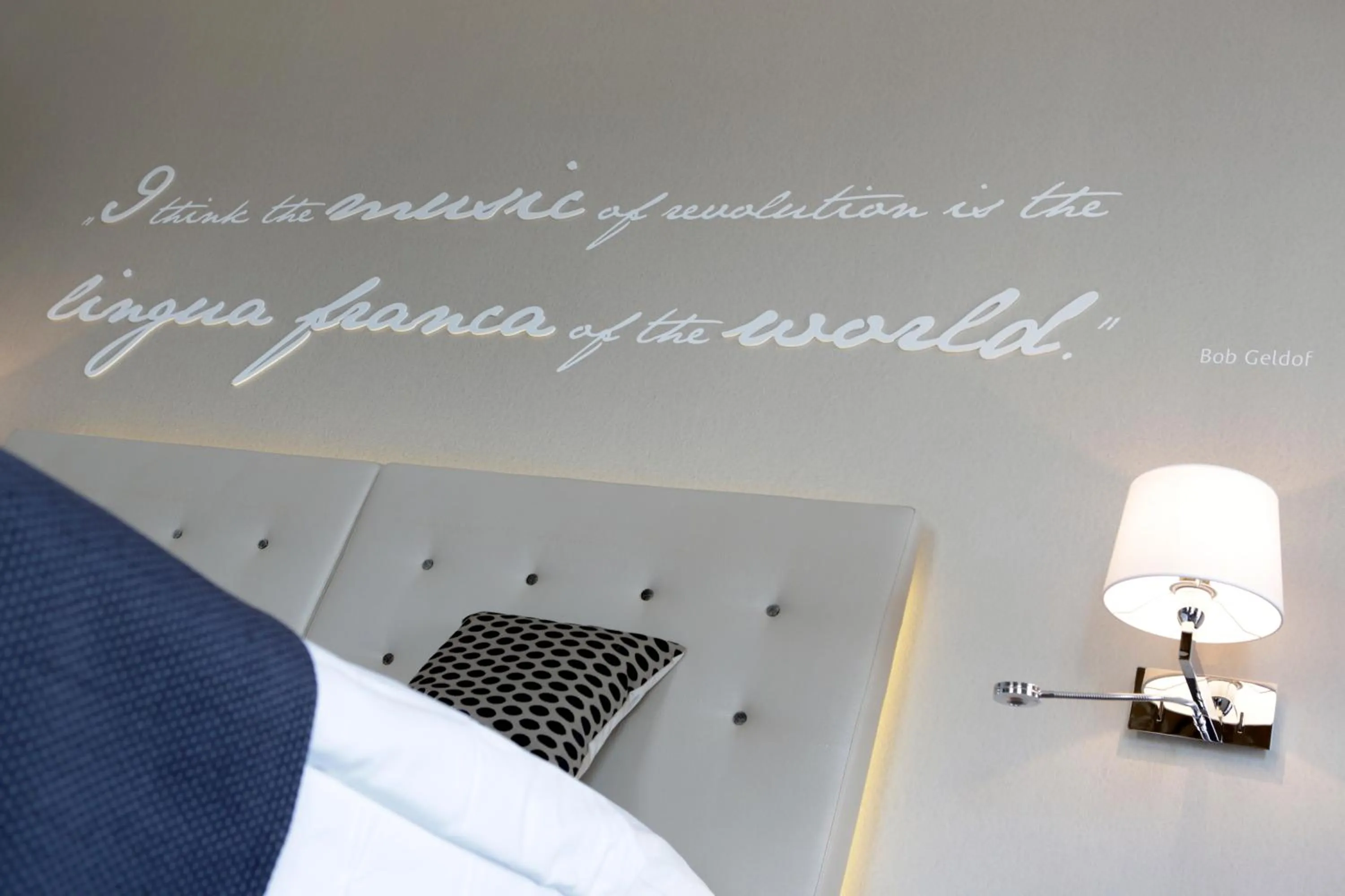 Bed in Hotel Schweizerhof Luzern