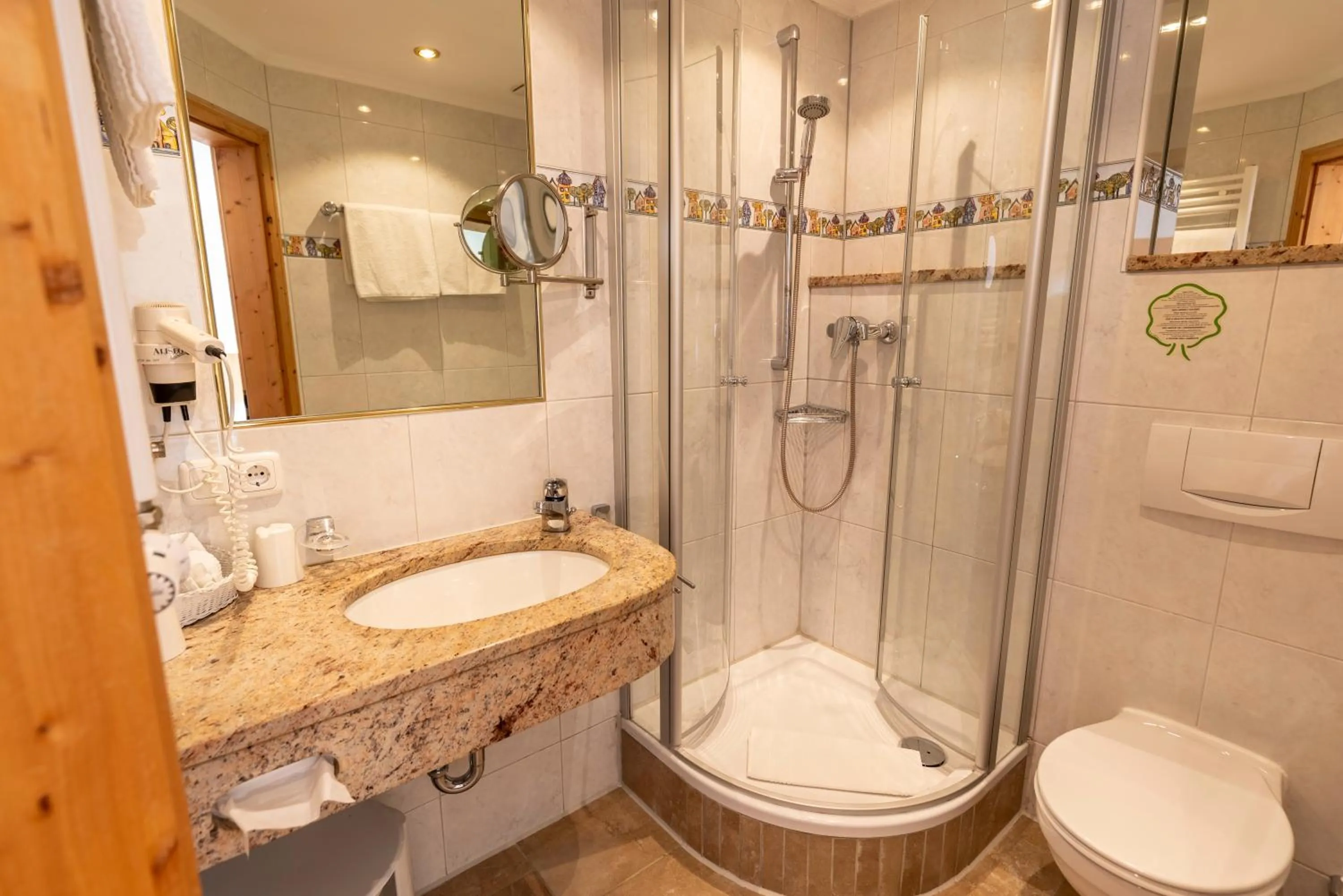 Shower in ARNIKA Garni